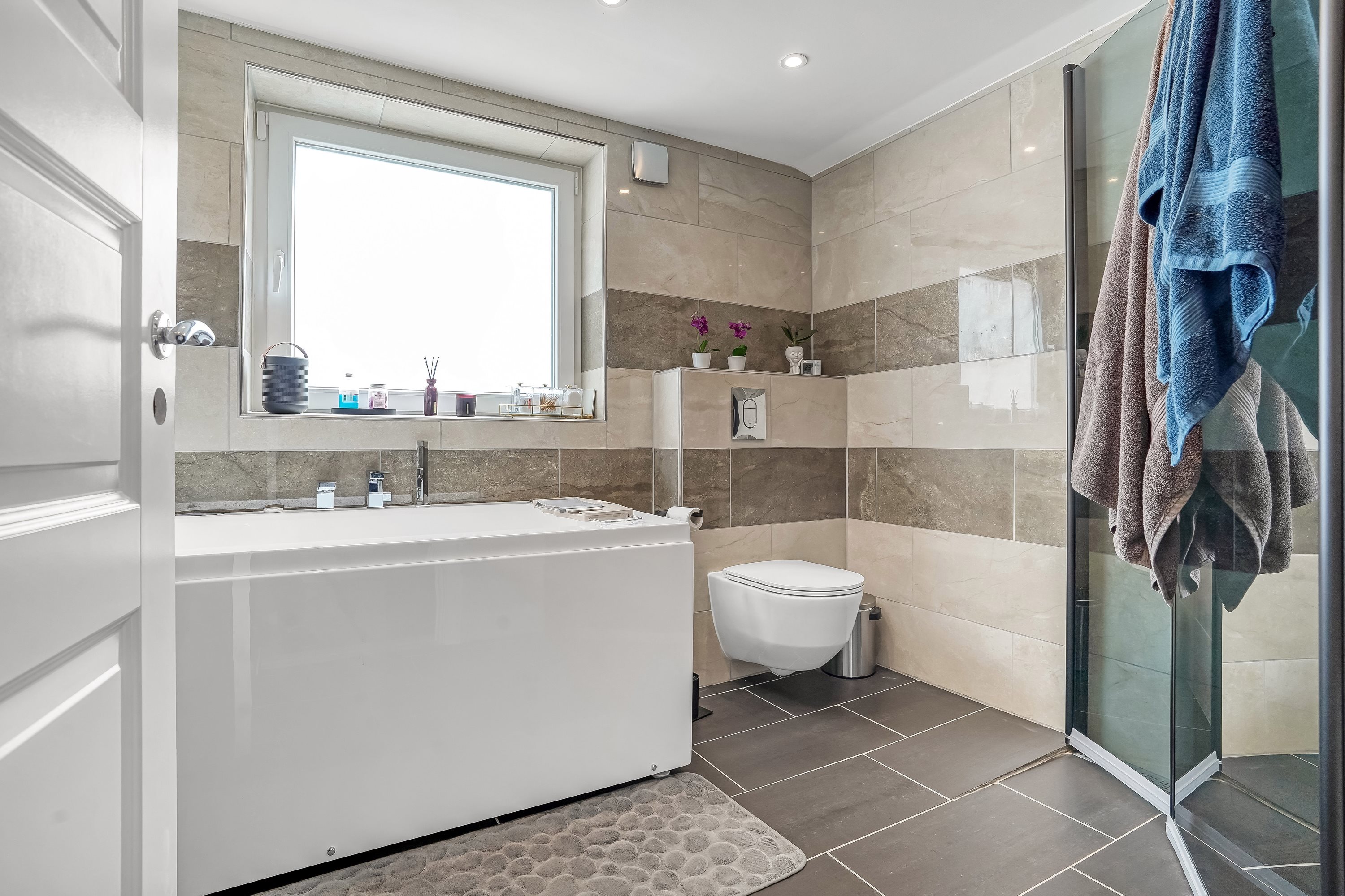 Fremhævet badeværelse billede i fuldskærmstilstand. Billede af Kauslundevej 85, Kauslunde, 5500 Middelfart