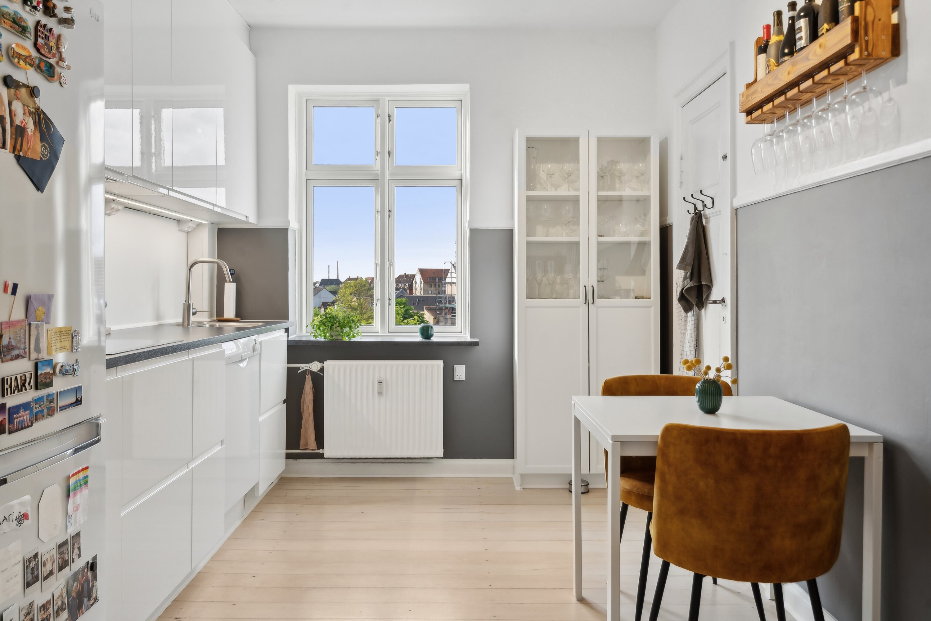 Fremhævet køkken billede i fuldskærmstilstand. Billede af Christiansgade 9, 4. tv., 5000 Odense C