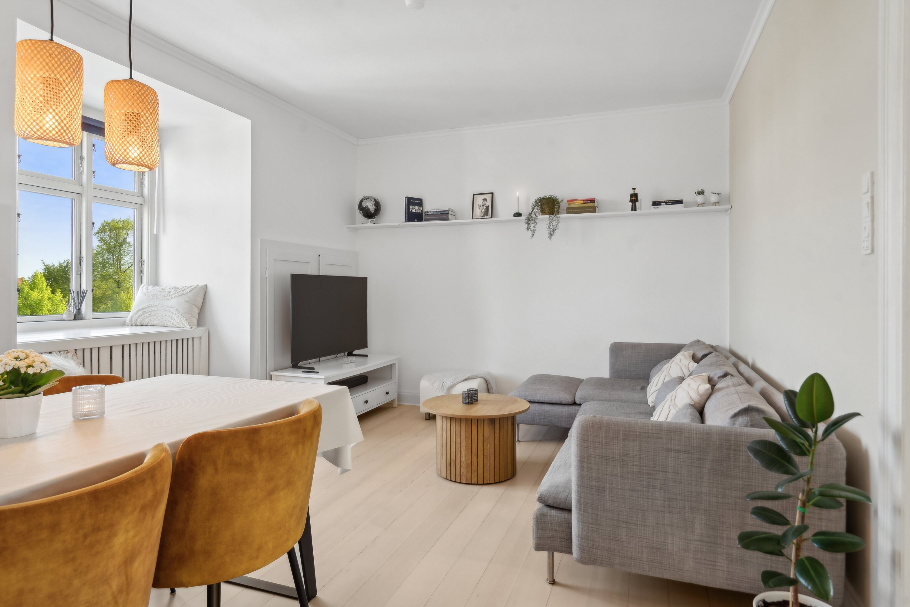 Miniaturebillede 1: stue. Billede af Christiansgade 9, 4. tv., 5000 Odense C