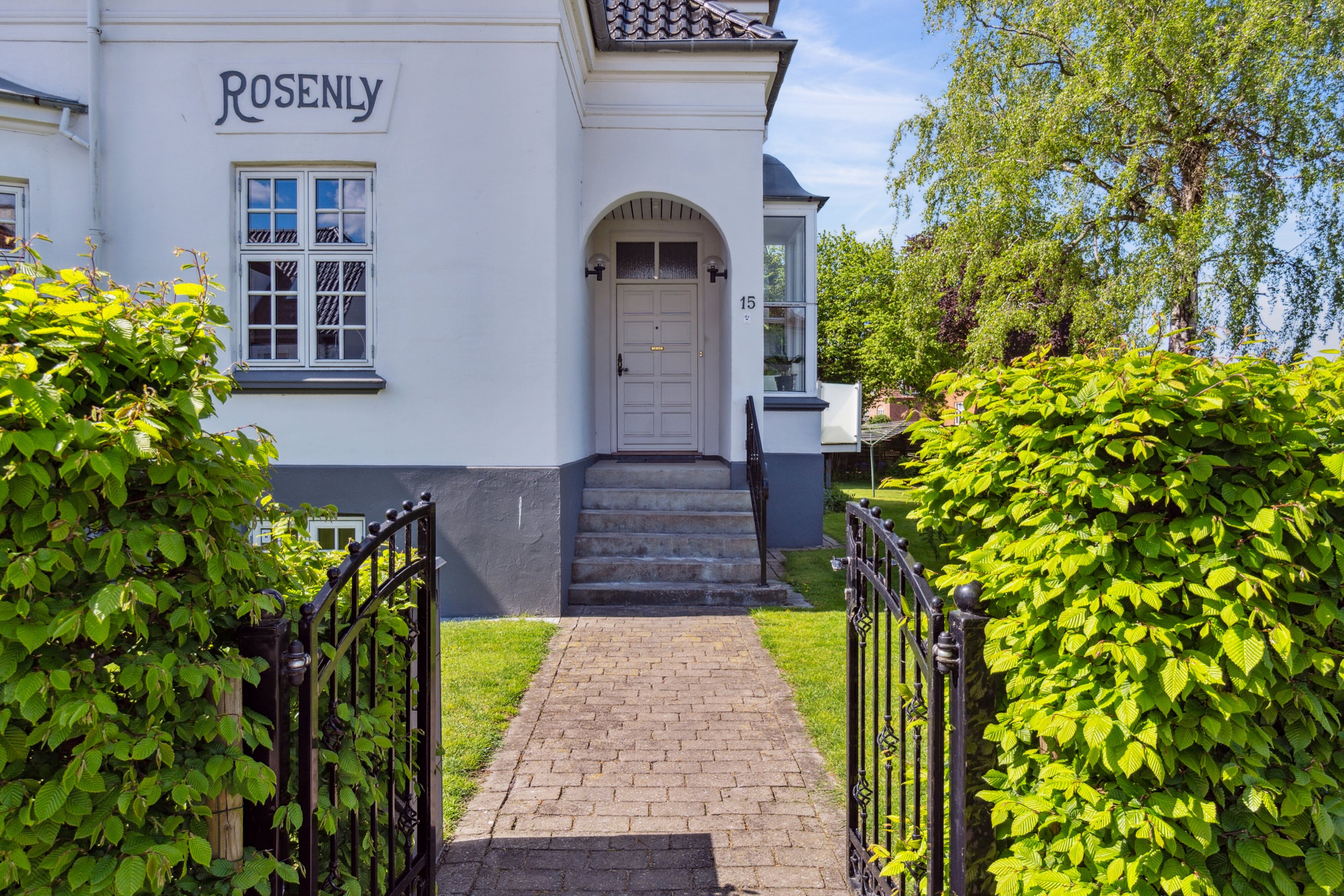 Fremhævet set fra vejen billede i fuldskærmstilstand. Billede af Sct.Knudsgade 15, 4200 Slagelse