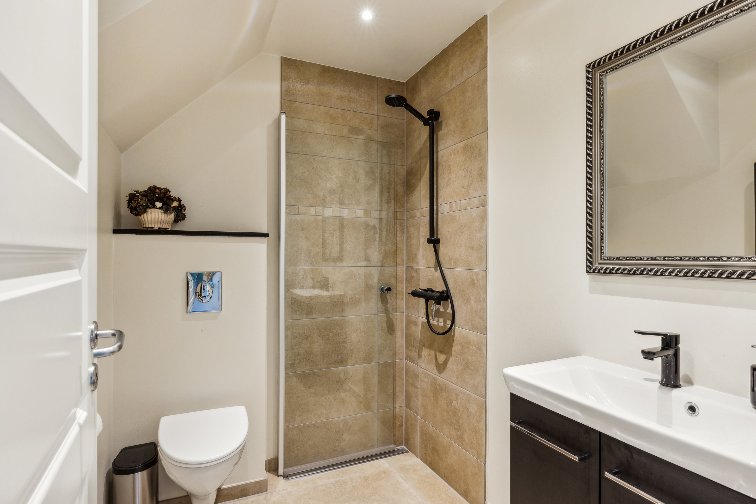 Fremhævet badeværelse billede i fuldskærmstilstand. Billede af Ulkjærvej 63, 6771 Gredstedbro