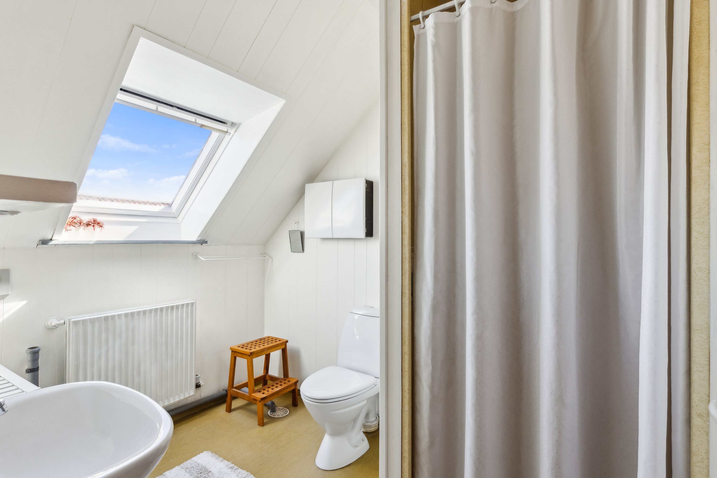 Fremhævet badeværelse billede i fuldskærmstilstand. Billede af Sct Nicolaj Gade 4, 6760 Ribe