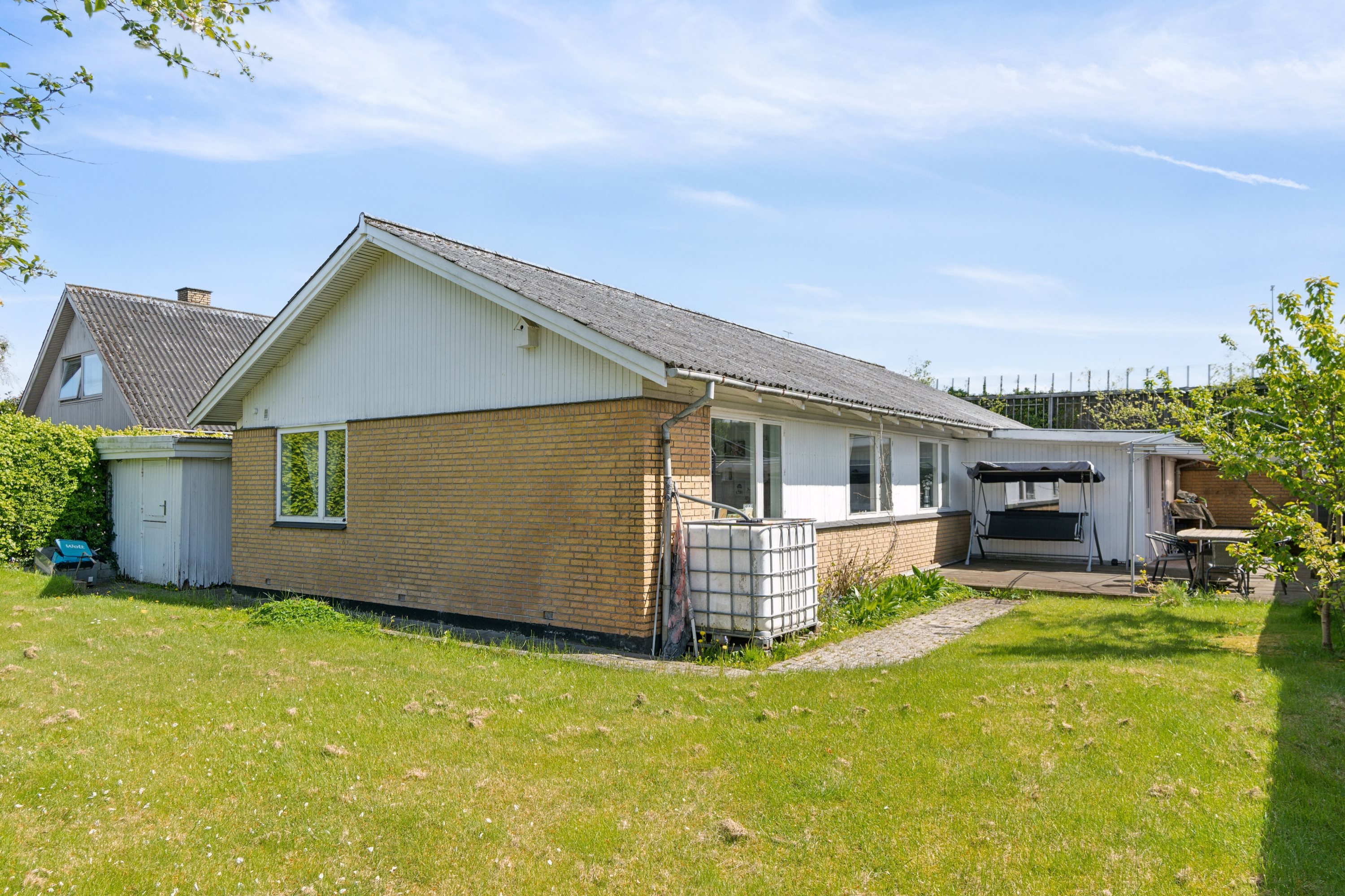 Miniaturebillede 1: set fra haven. Billede af Råvænget 18, 2880 Bagsværd