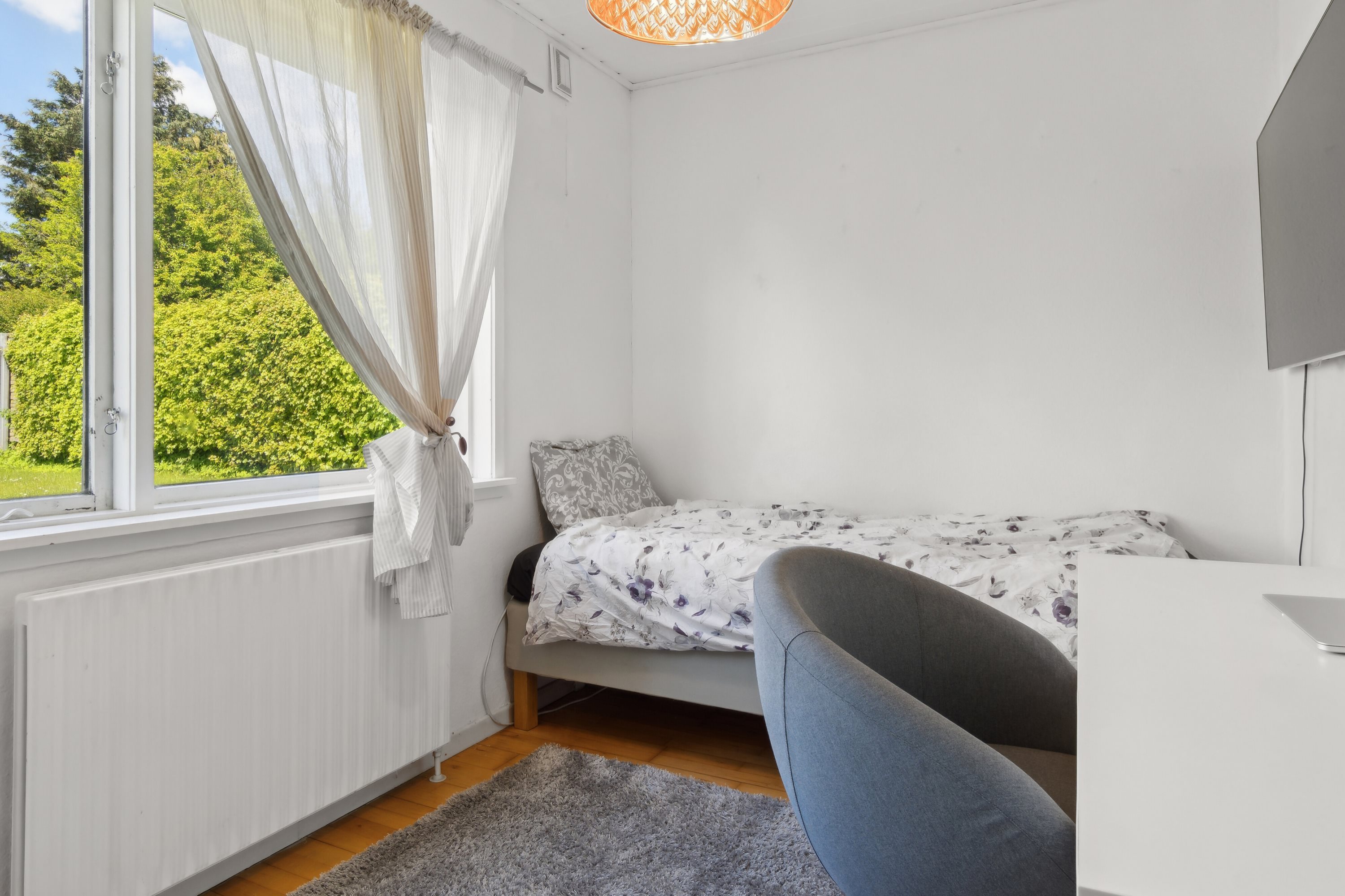 Fremhævet soveværelse billede i fuldskærmstilstand. Billede af Råvænget 18, 2880 Bagsværd