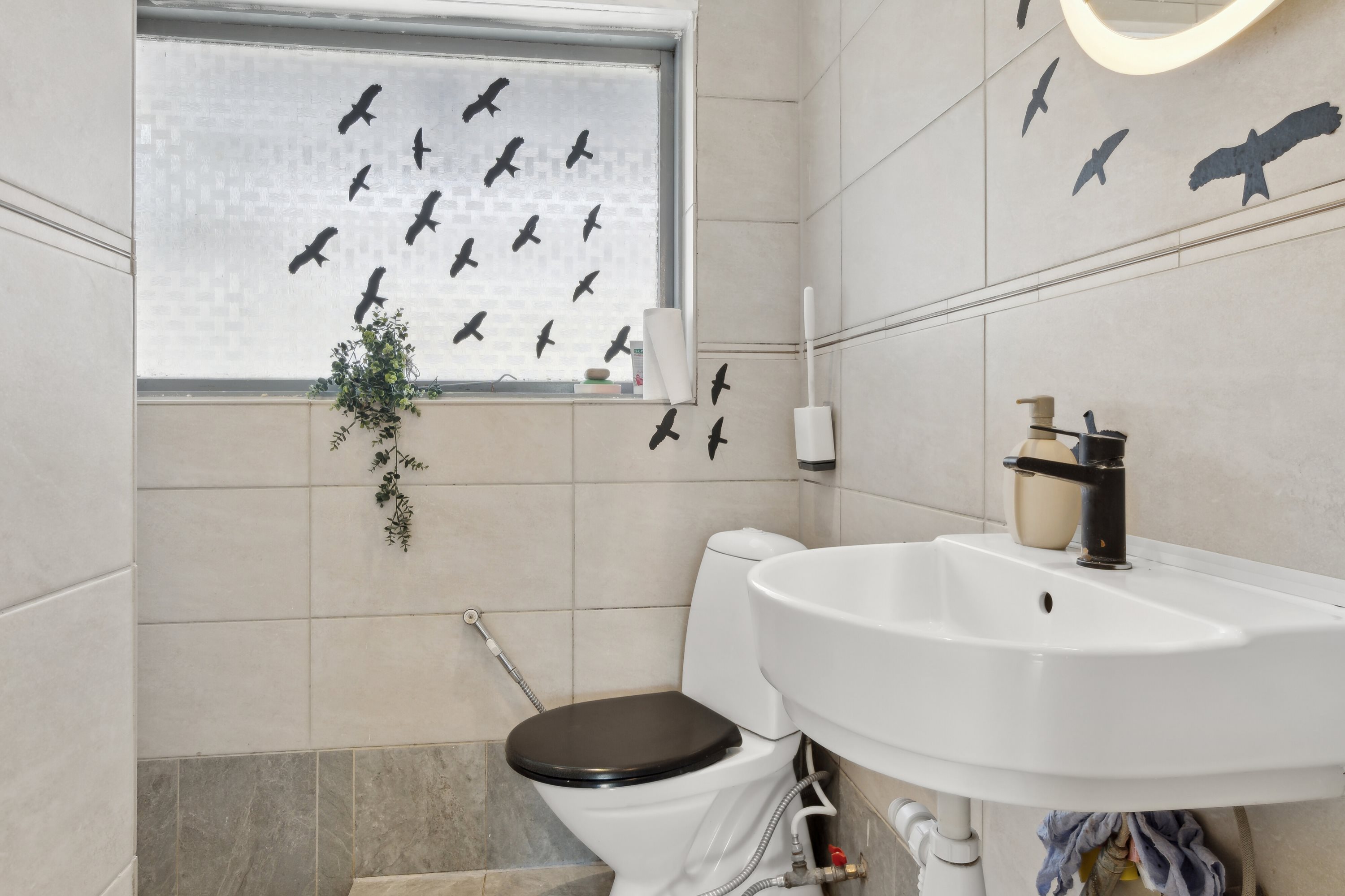 Fremhævet toilet billede i fuldskærmstilstand. Billede af Råvænget 18, 2880 Bagsværd