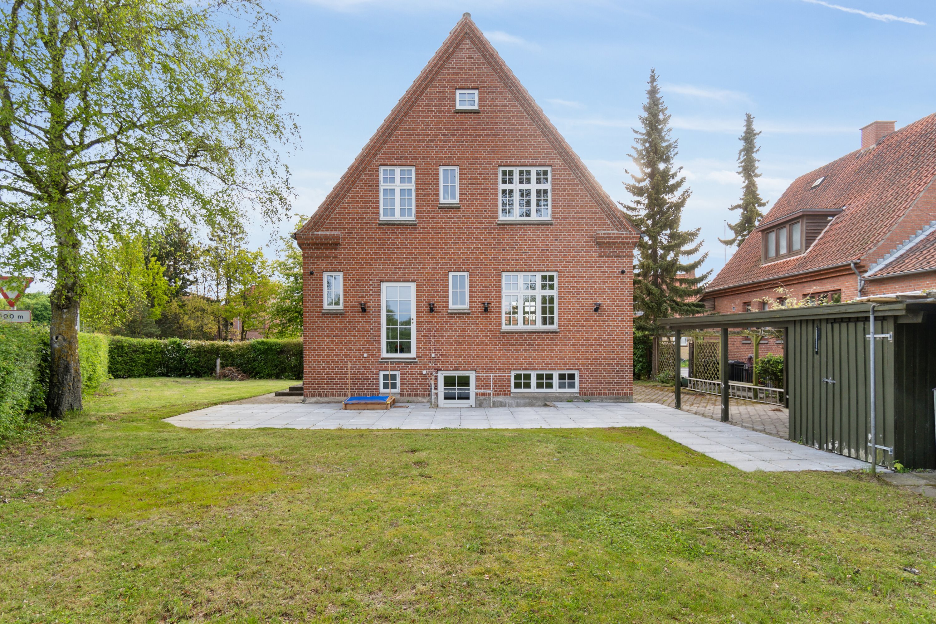 Fremhævet set fra haven billede i fuldskærmstilstand. Billede af Holbergsgade 45, 4200 Slagelse