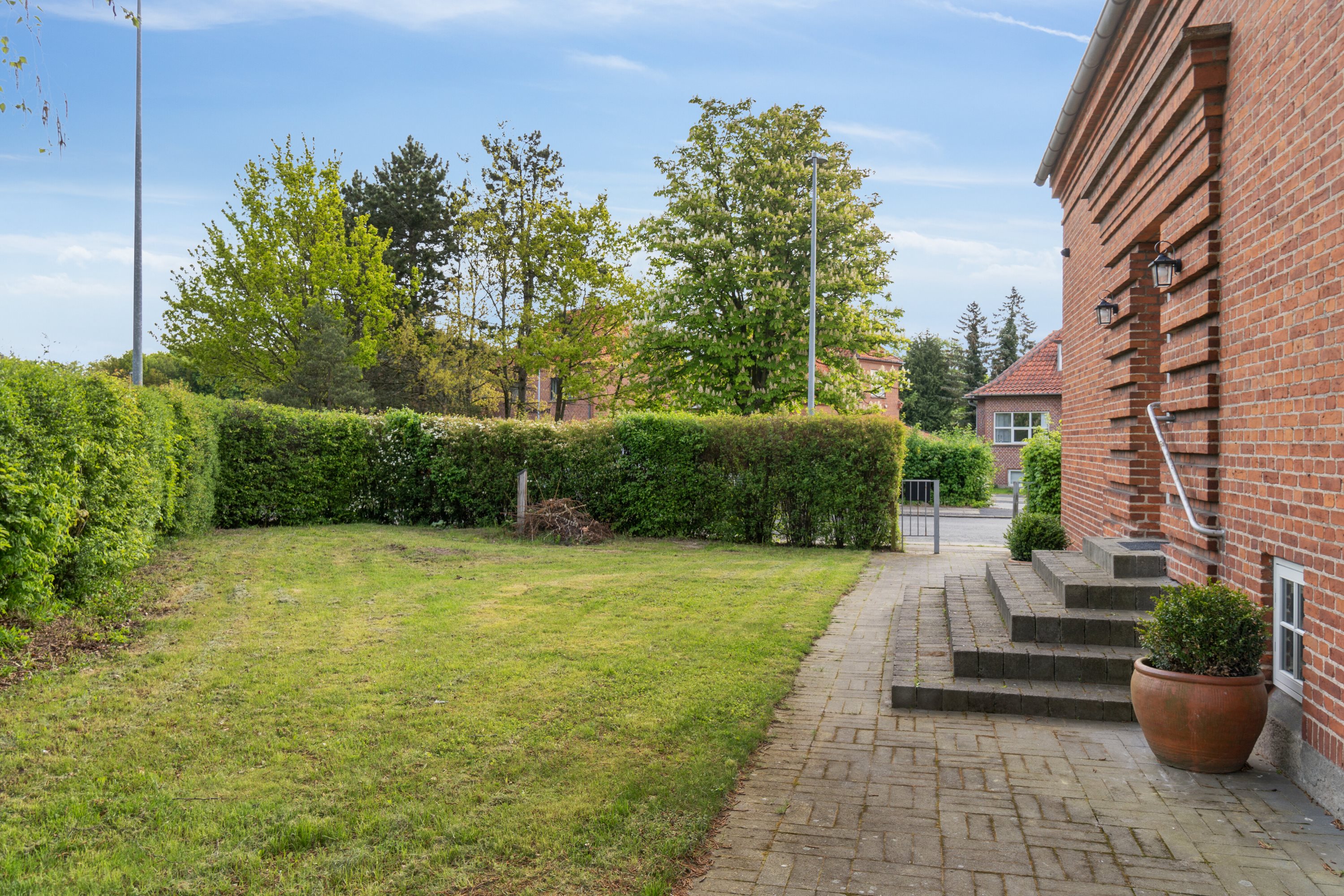 Fremhævet set fra haven billede i fuldskærmstilstand. Billede af Holbergsgade 45, 4200 Slagelse