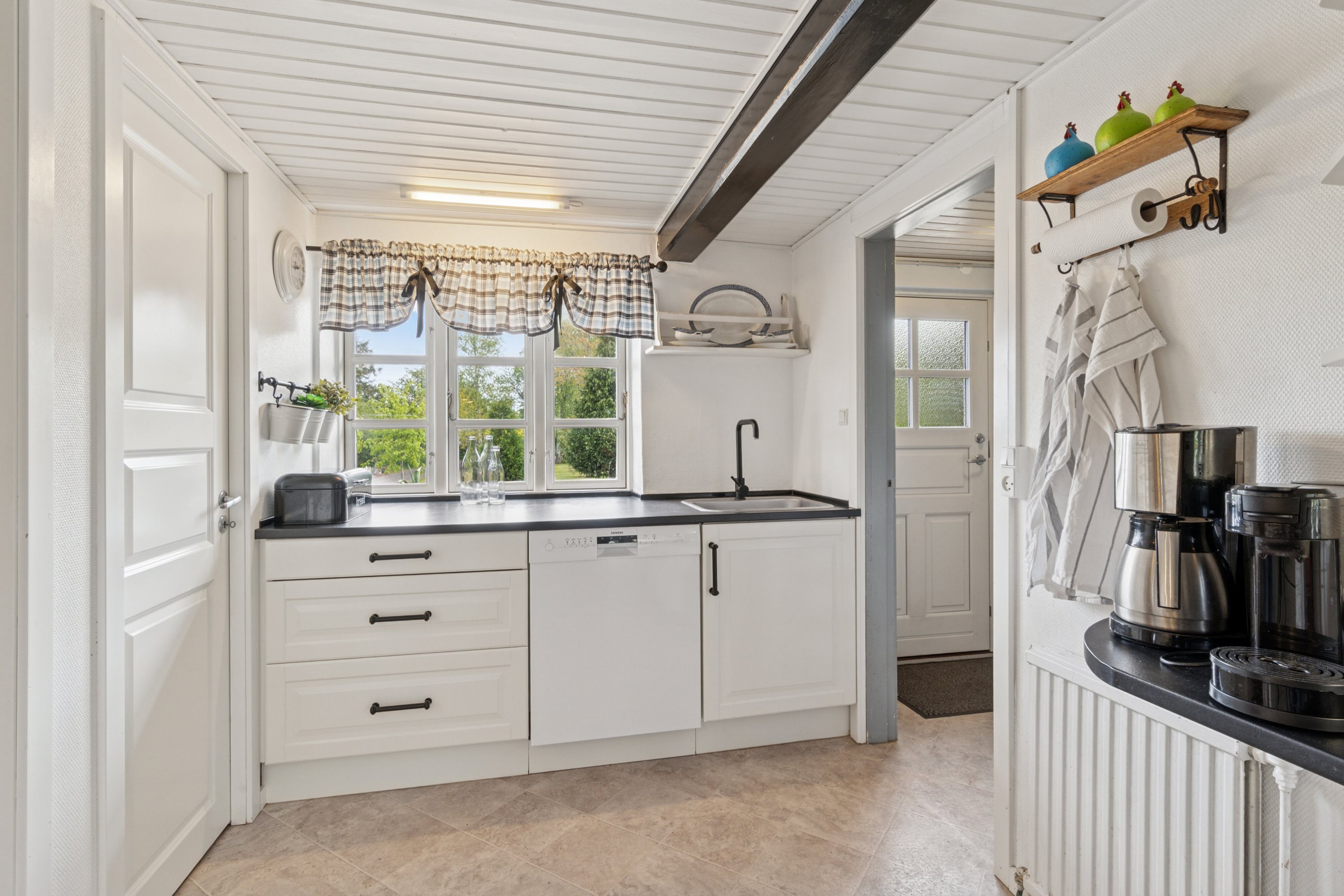 Fremhævet køkken billede i fuldskærmstilstand. Billede af Næstved Landevej 10, 4250 Fuglebjerg