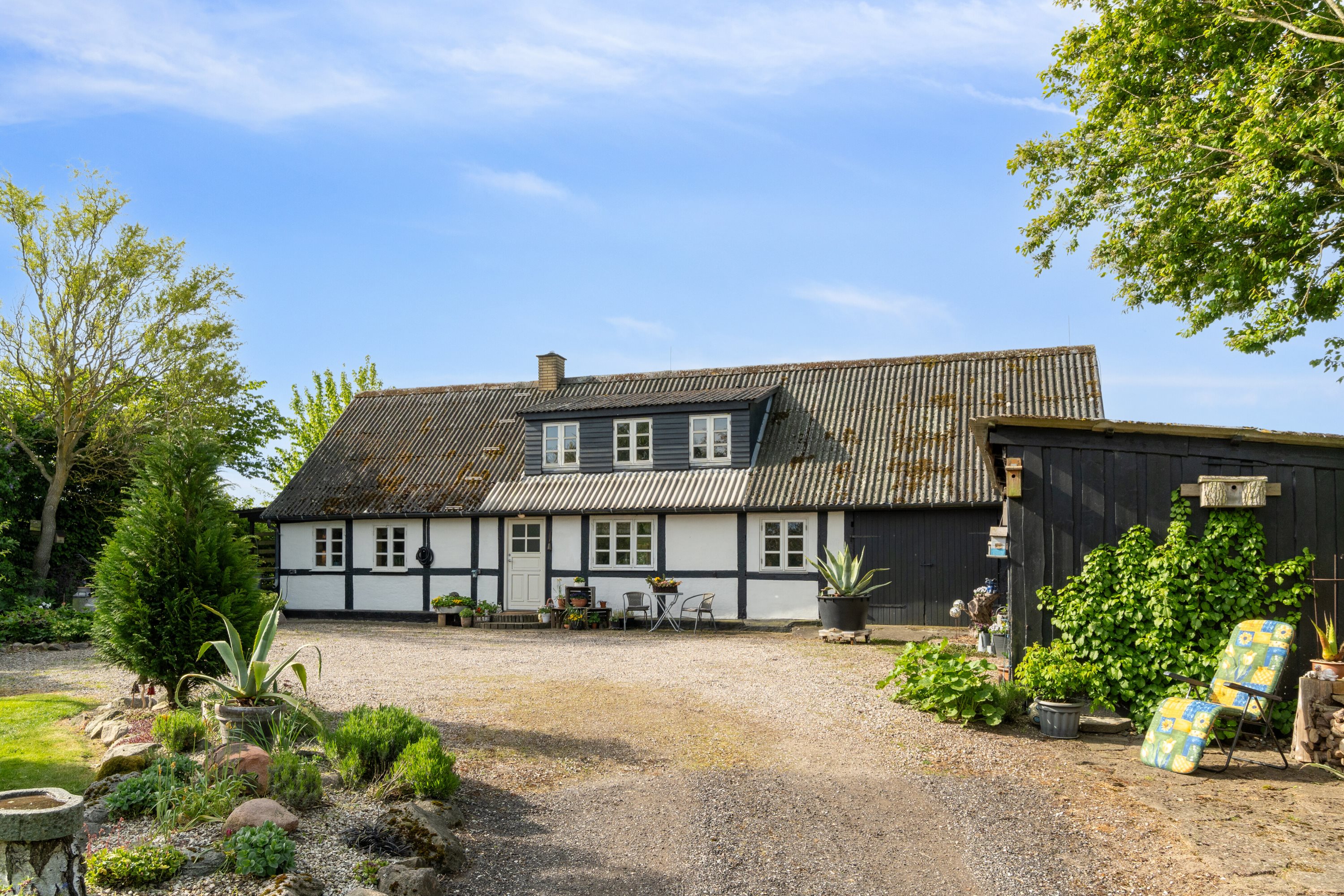 Fremhævet set fra vejen billede i fuldskærmstilstand. Billede af Næstved Landevej 10, 4250 Fuglebjerg