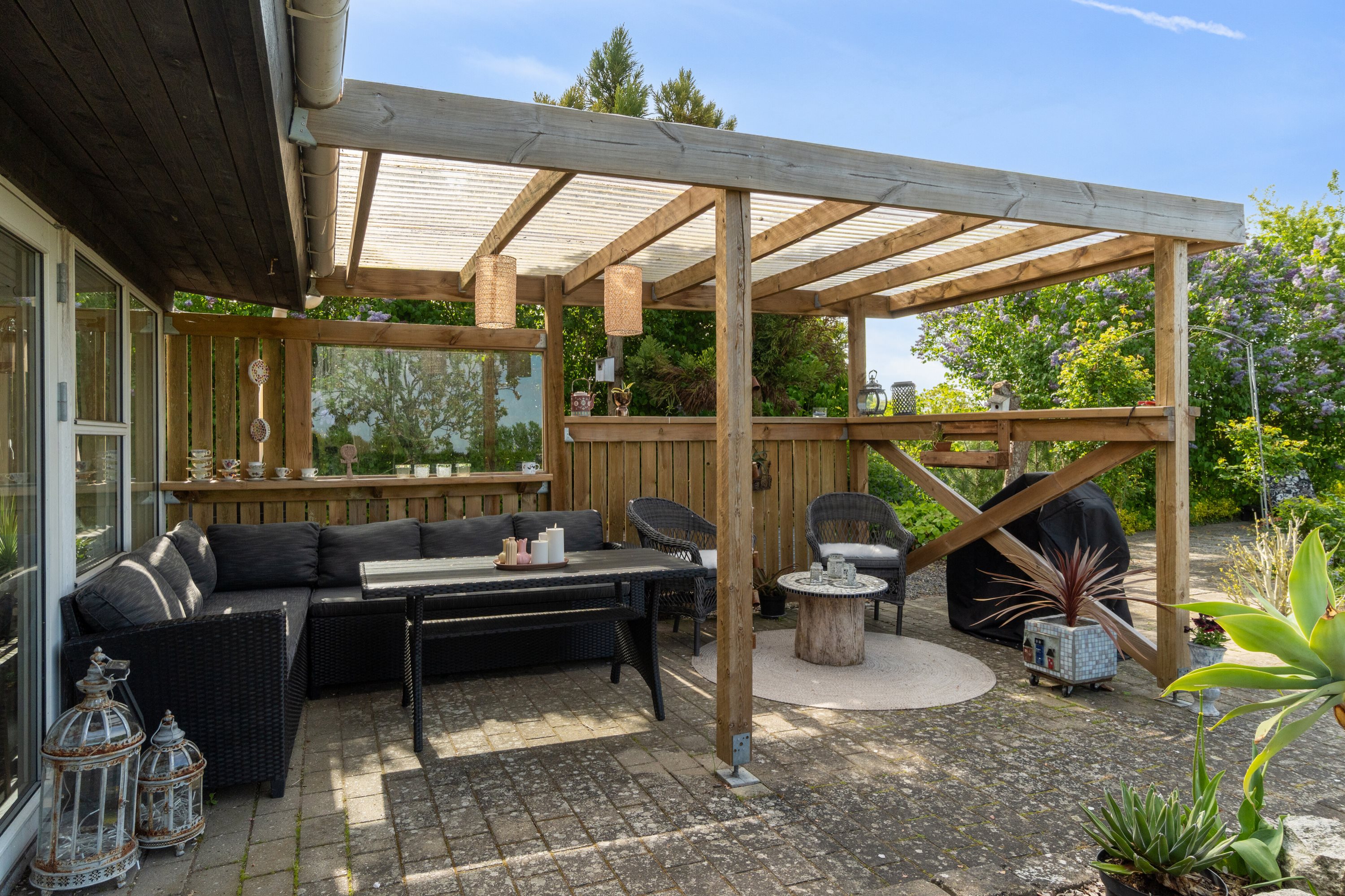 Fremhævet terrasse billede i fuldskærmstilstand. Billede af Næstved Landevej 10, 4250 Fuglebjerg