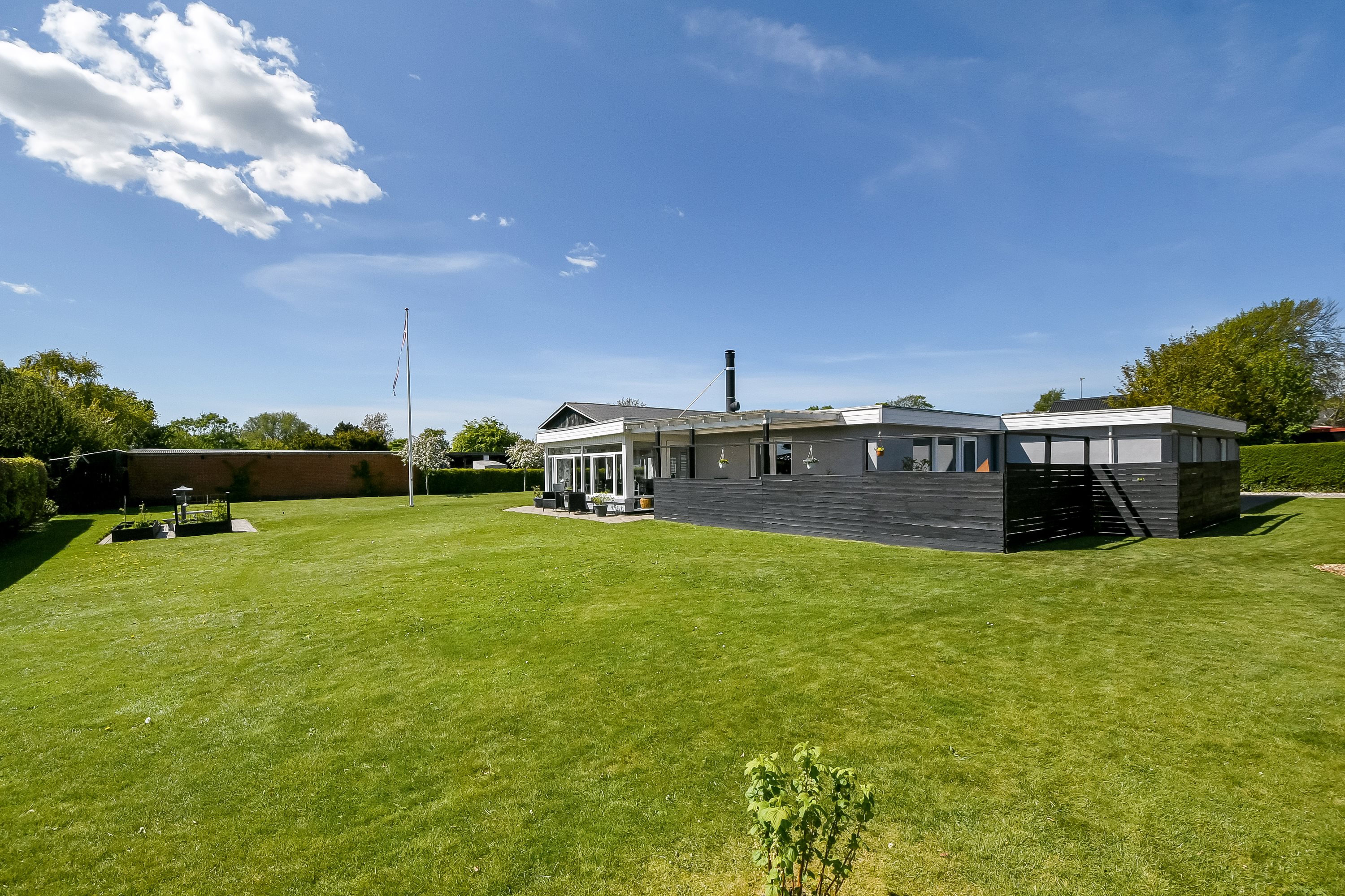 Fremhævet ejendommen billede i fuldskærmstilstand. Billede af Sydvestvej 2, Humlum, 7600 Struer