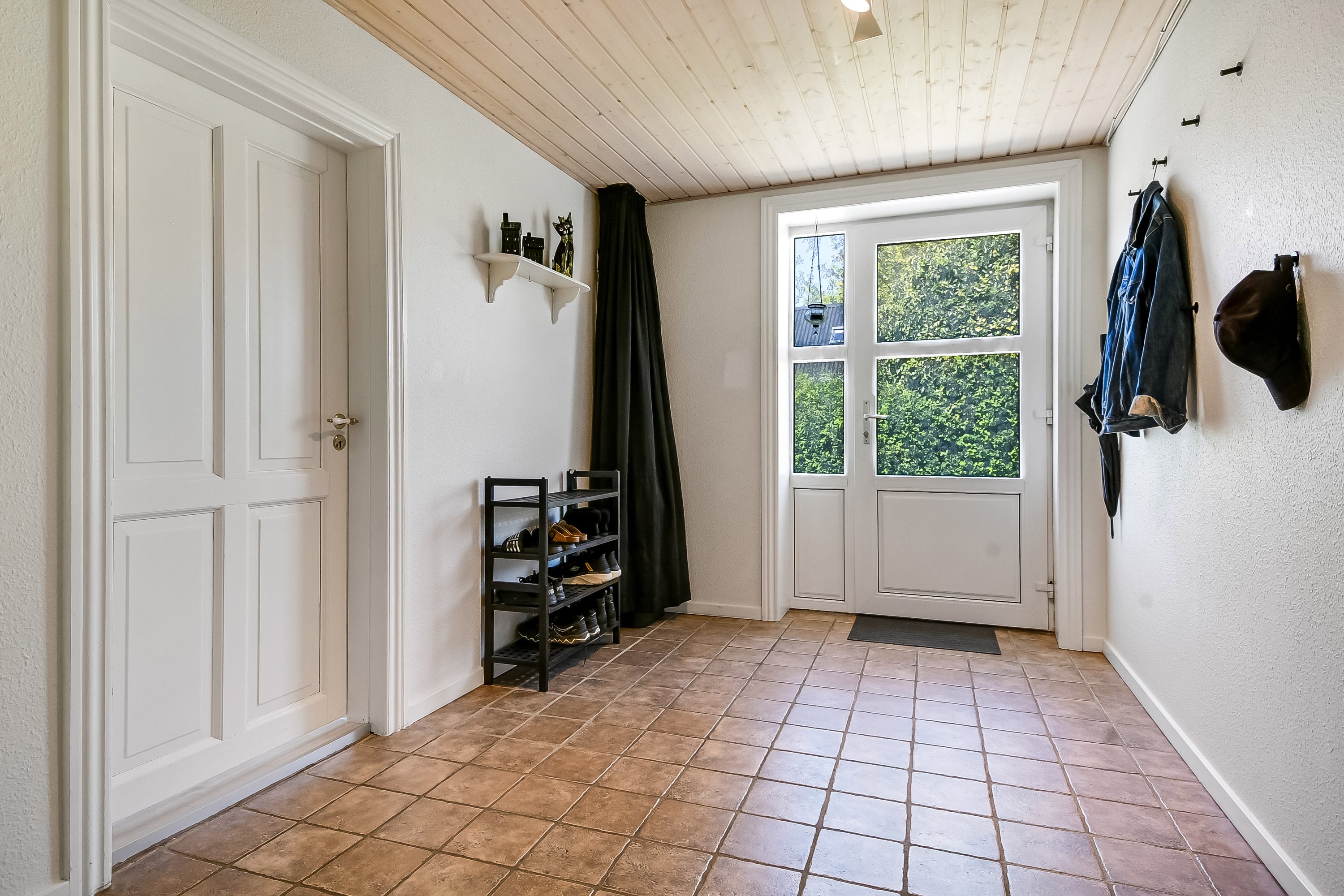 Miniaturebillede 2: entré. Billede af Sydvestvej 2, Humlum, 7600 Struer