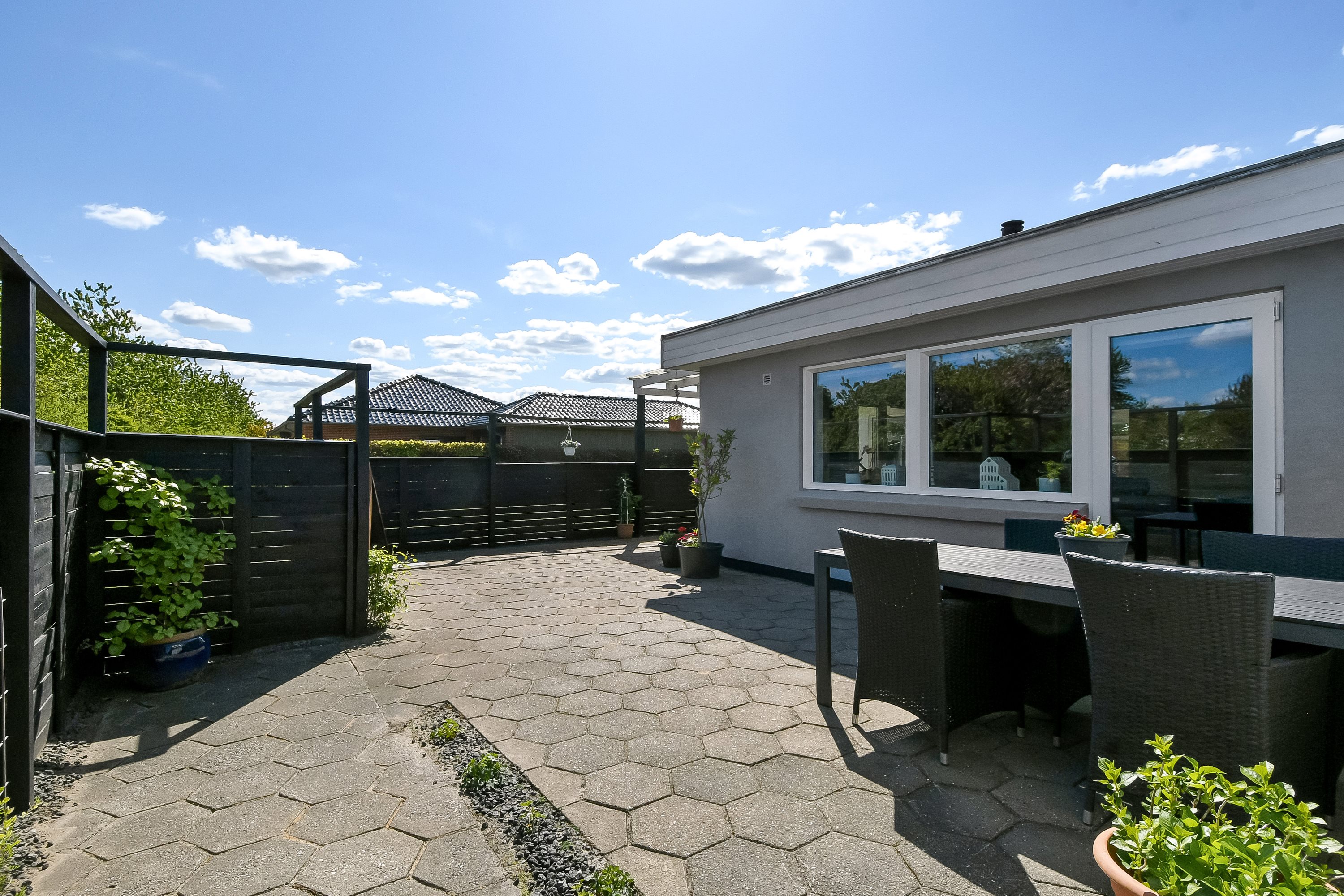 Fremhævet terrasse billede i fuldskærmstilstand. Billede af Sydvestvej 2, Humlum, 7600 Struer