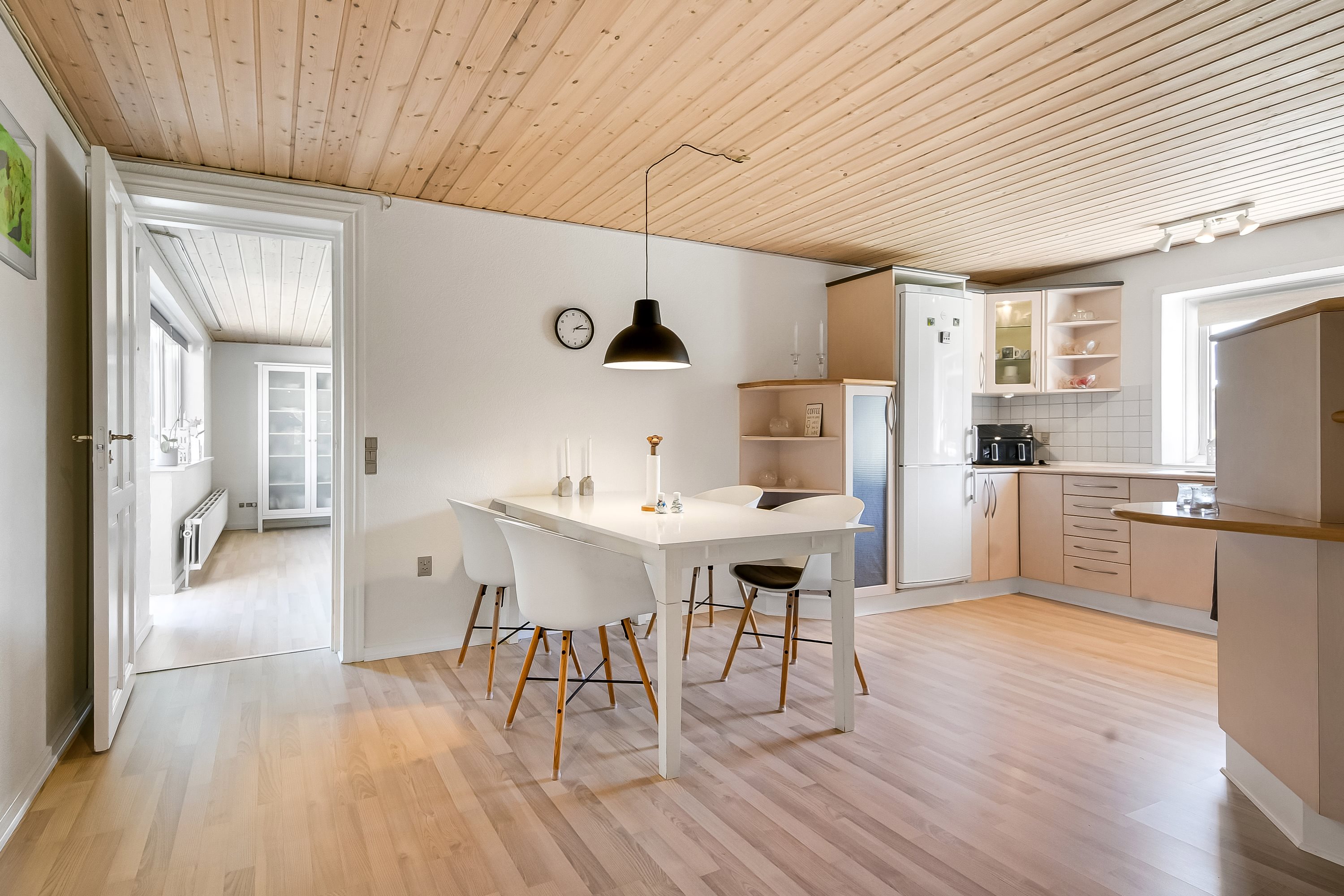 Fremhævet køkken billede i fuldskærmstilstand. Billede af Sydvestvej 2, Humlum, 7600 Struer