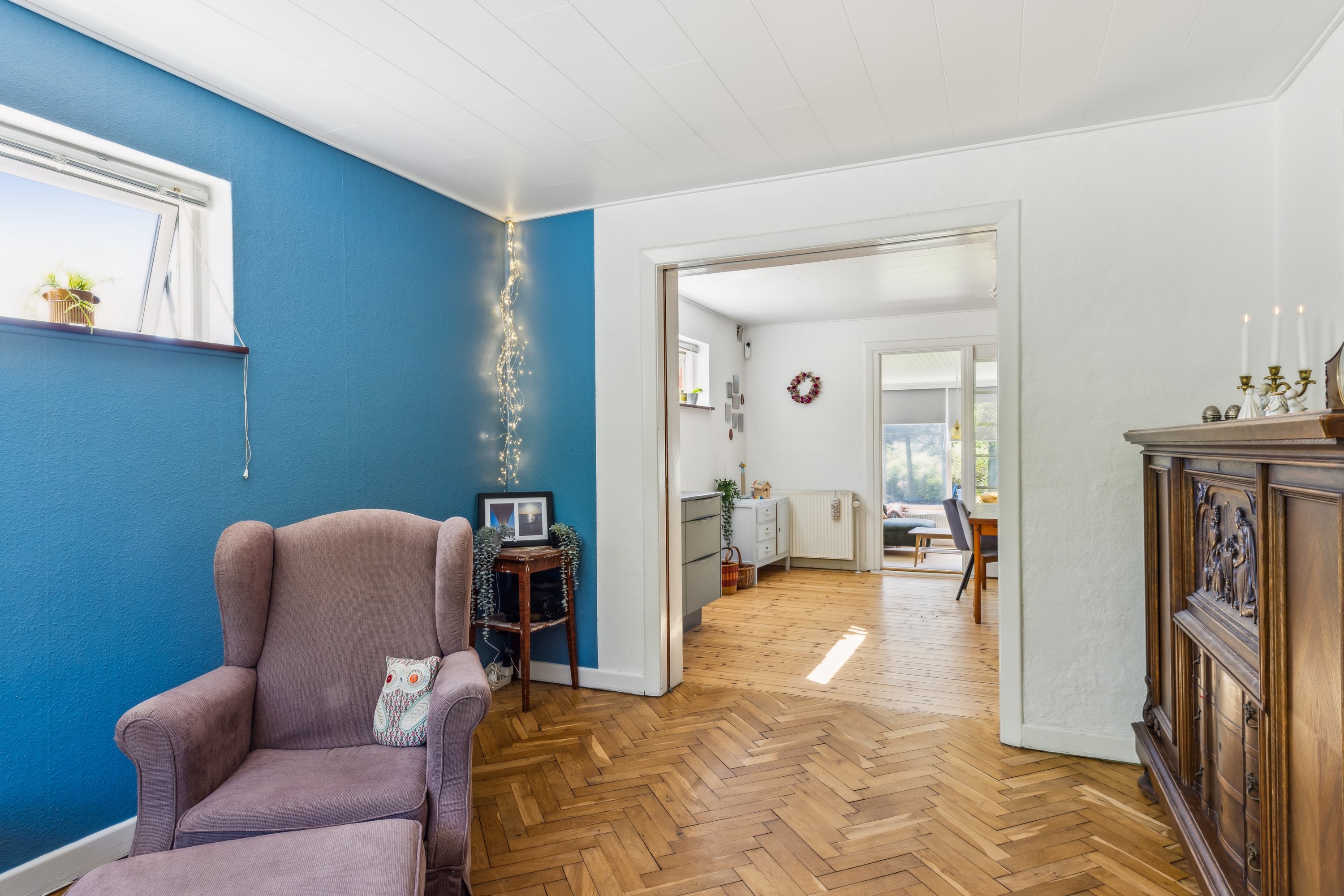 Fremhævet stue billede i fuldskærmstilstand. Billede af Obbekjærvej 4, 6760 Ribe