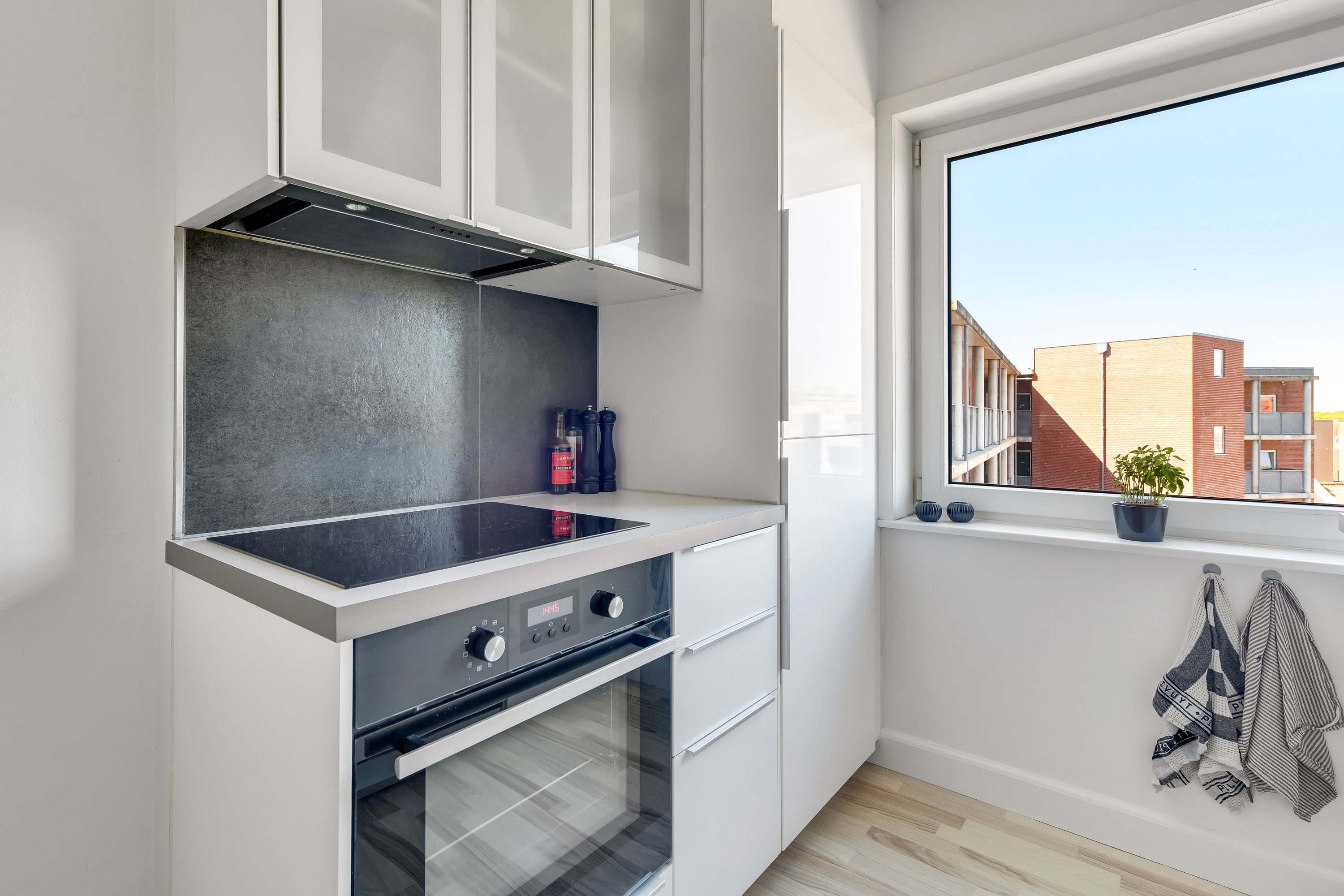 Fremhævet køkken billede i fuldskærmstilstand. Billede af Peder Skrams Gade 2, 3. tv., 6700 Esbjerg