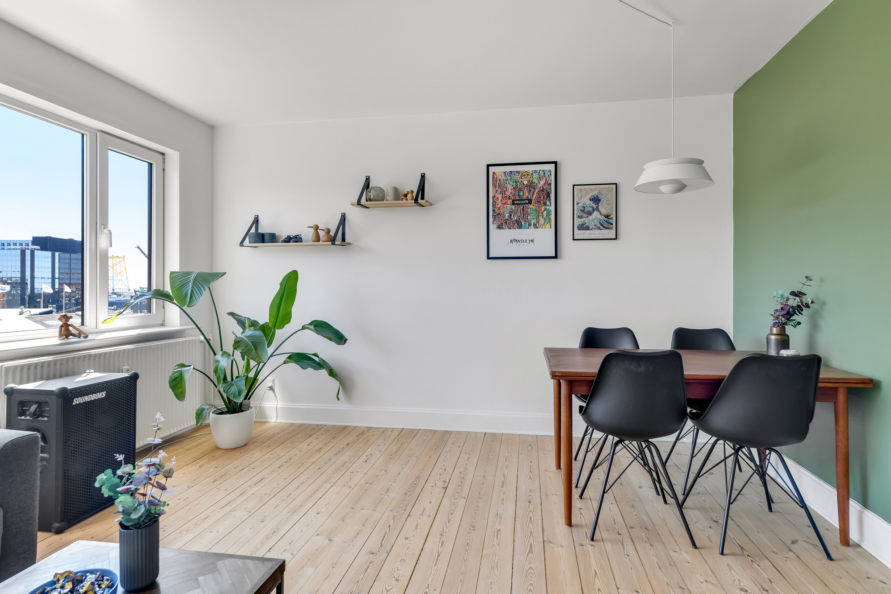 Fremhævet stue billede i fuldskærmstilstand. Billede af Peder Skrams Gade 2, 3. tv., 6700 Esbjerg