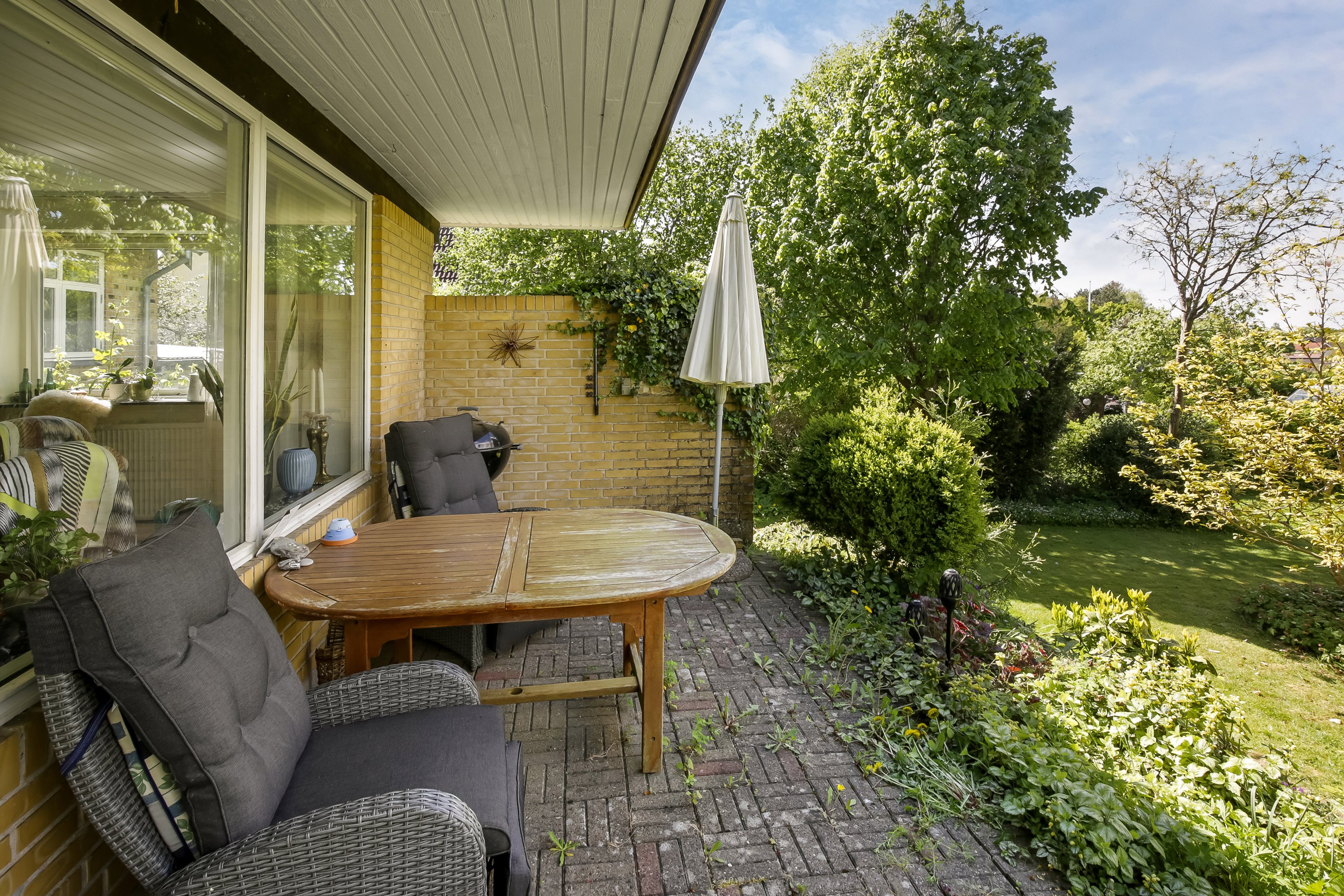 Fremhævet terrasse billede i fuldskærmstilstand. Billede af Kirkevej 21, Pindstrup, 8550 Ryomgård