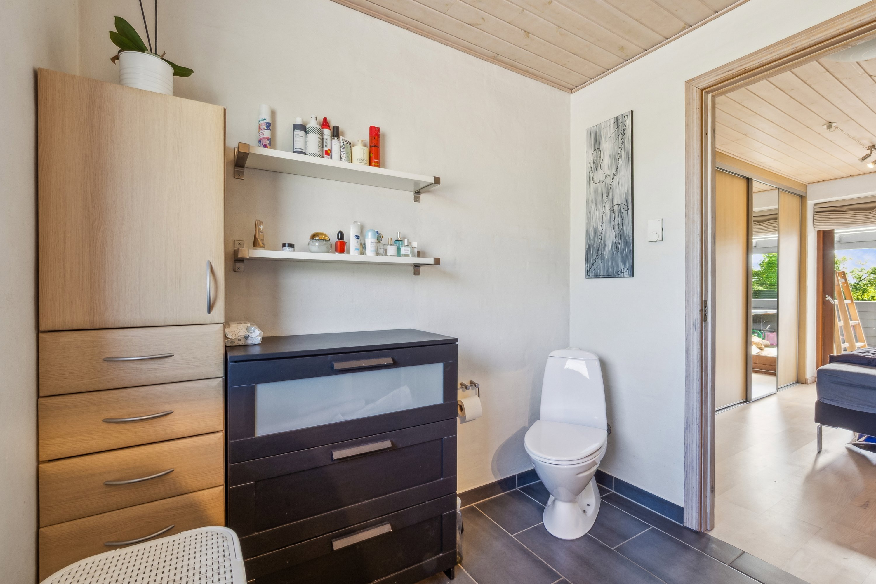 Fremhævet badeværelse billede i fuldskærmstilstand. Billede af Bostrupvej 1, Bostrup, 7870 Roslev