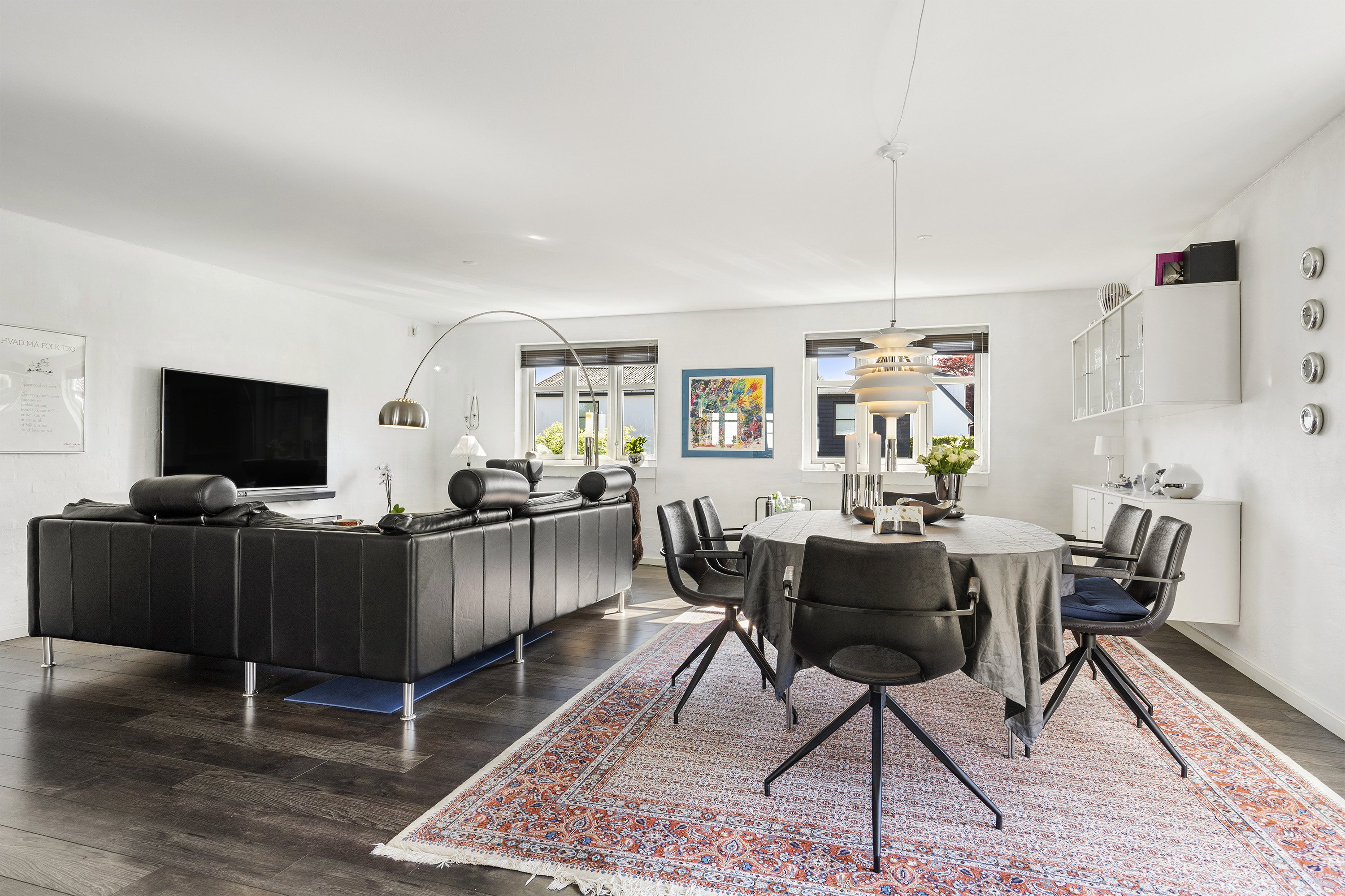 Fremhævet stue billede i fuldskærmstilstand. Billede af Baldersvej 26, 9800 Hjørring