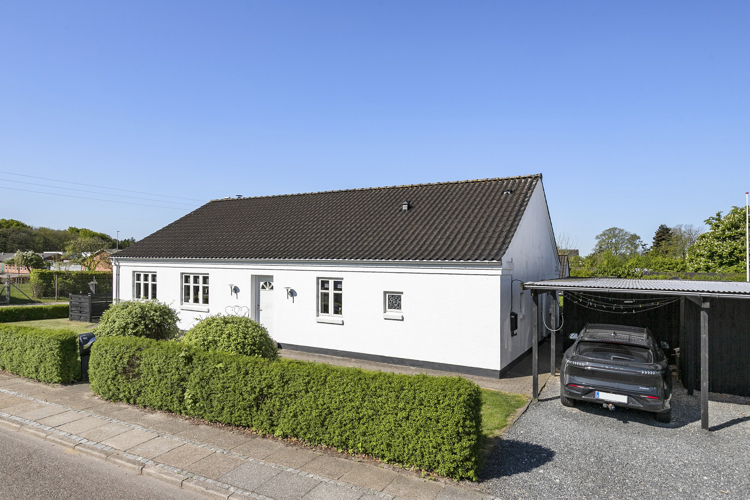 Fremhævet facade billede i fuldskærmstilstand. Billede af Baldersvej 26, 9800 Hjørring