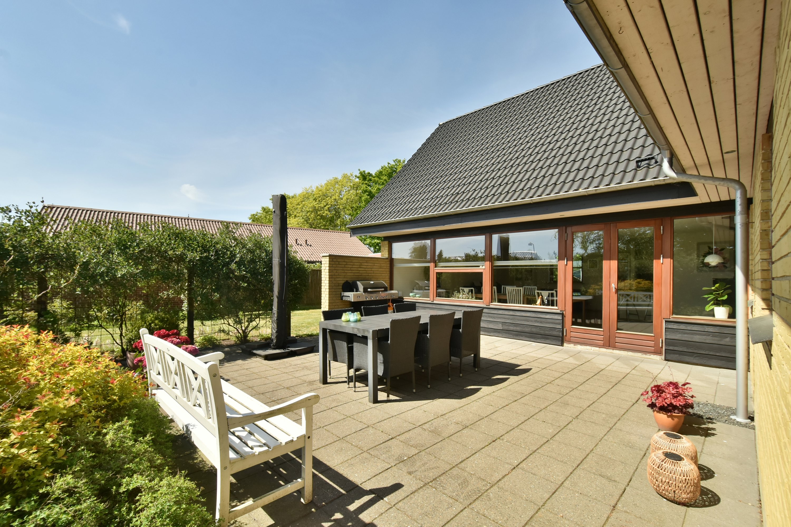 Fremhævet terrasse billede i fuldskærmstilstand. Billede af Linåvænget 2, 7451 Sunds