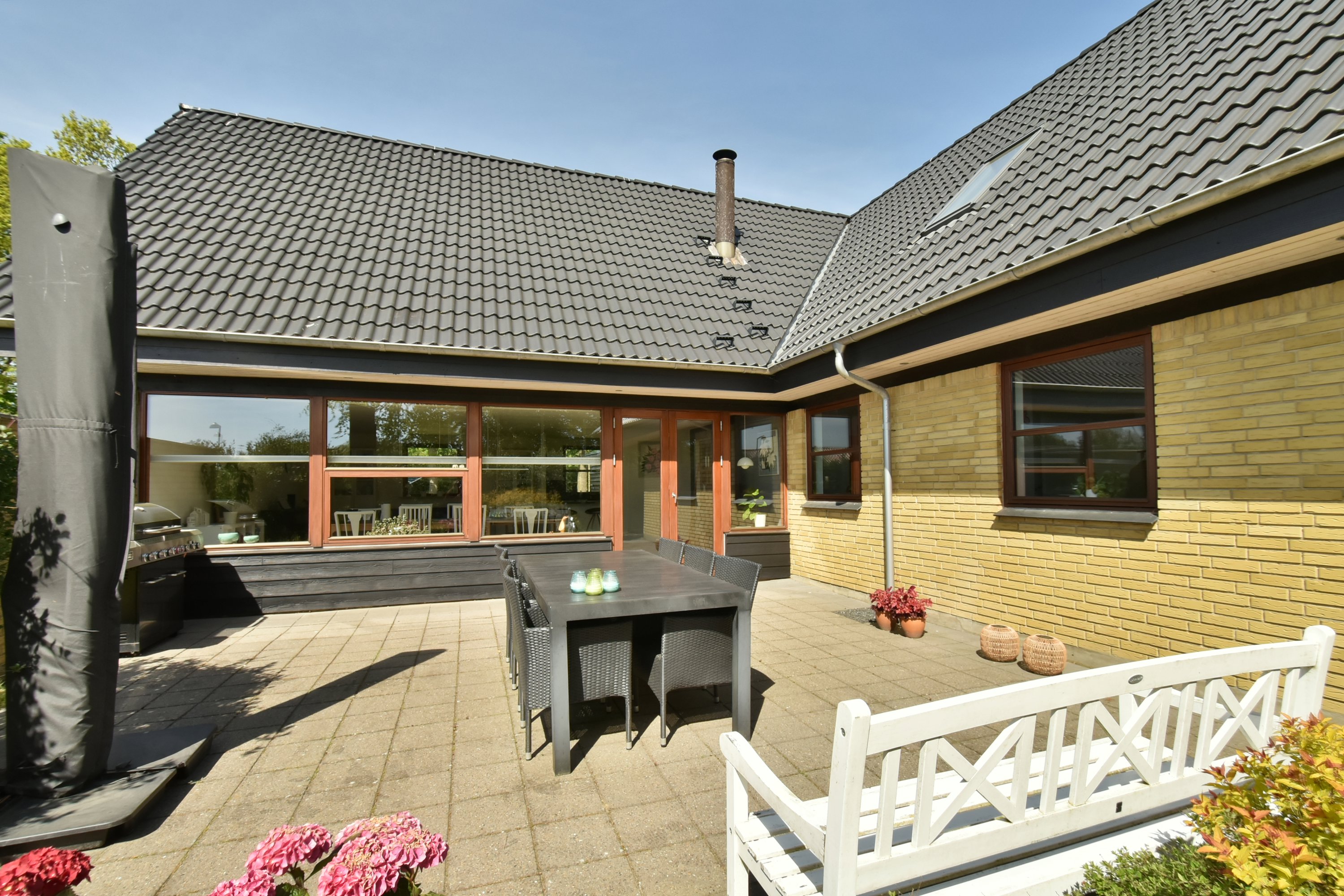 Fremhævet terrasse billede i fuldskærmstilstand. Billede af Linåvænget 2, 7451 Sunds