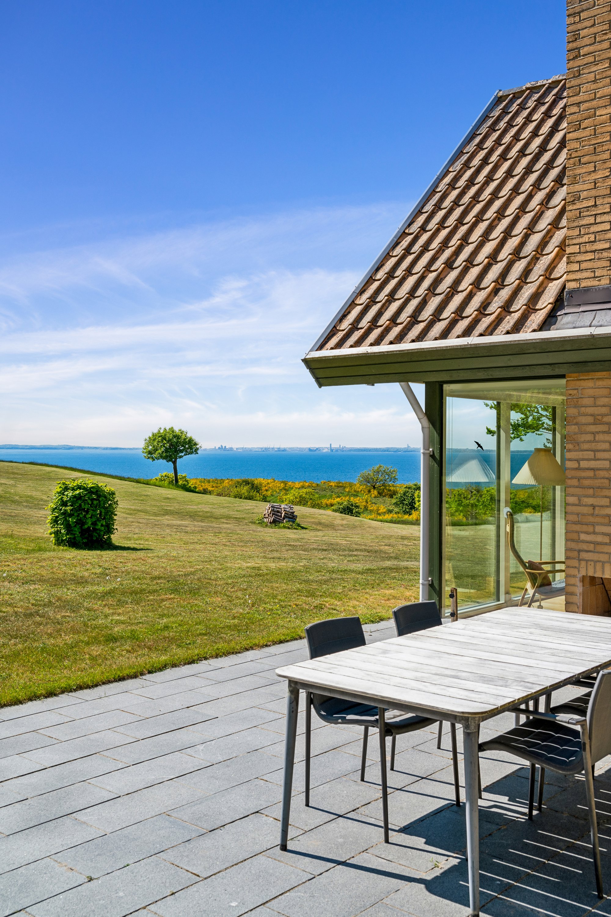 Fremhævet terrasse billede i fuldskærmstilstand. Billede af Skoven 1B, Fejrup Strand, 8420 Knebel