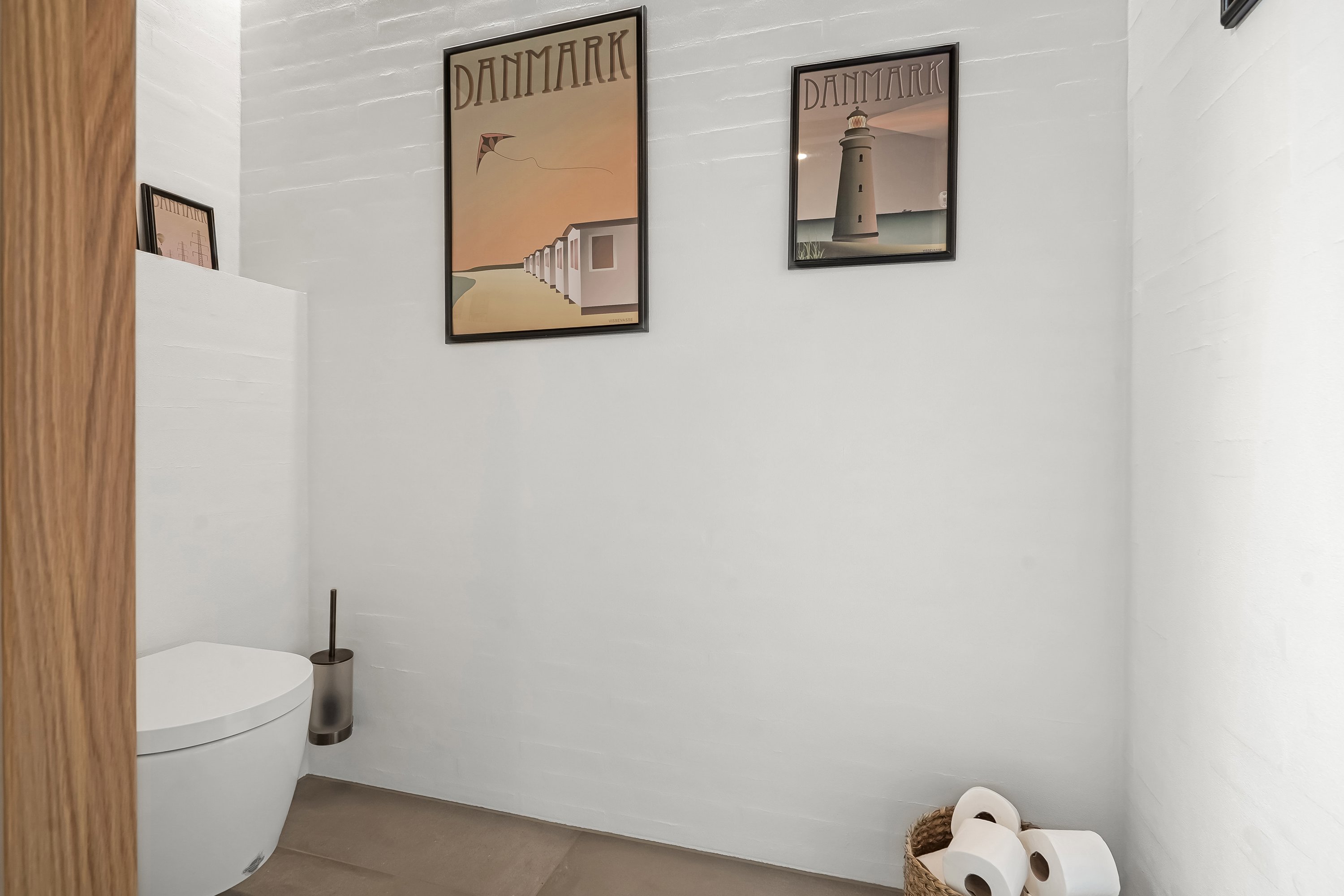 Fremhævet toilet billede i fuldskærmstilstand. Billede af Asta Andersens Vej 12, 7300 Jelling