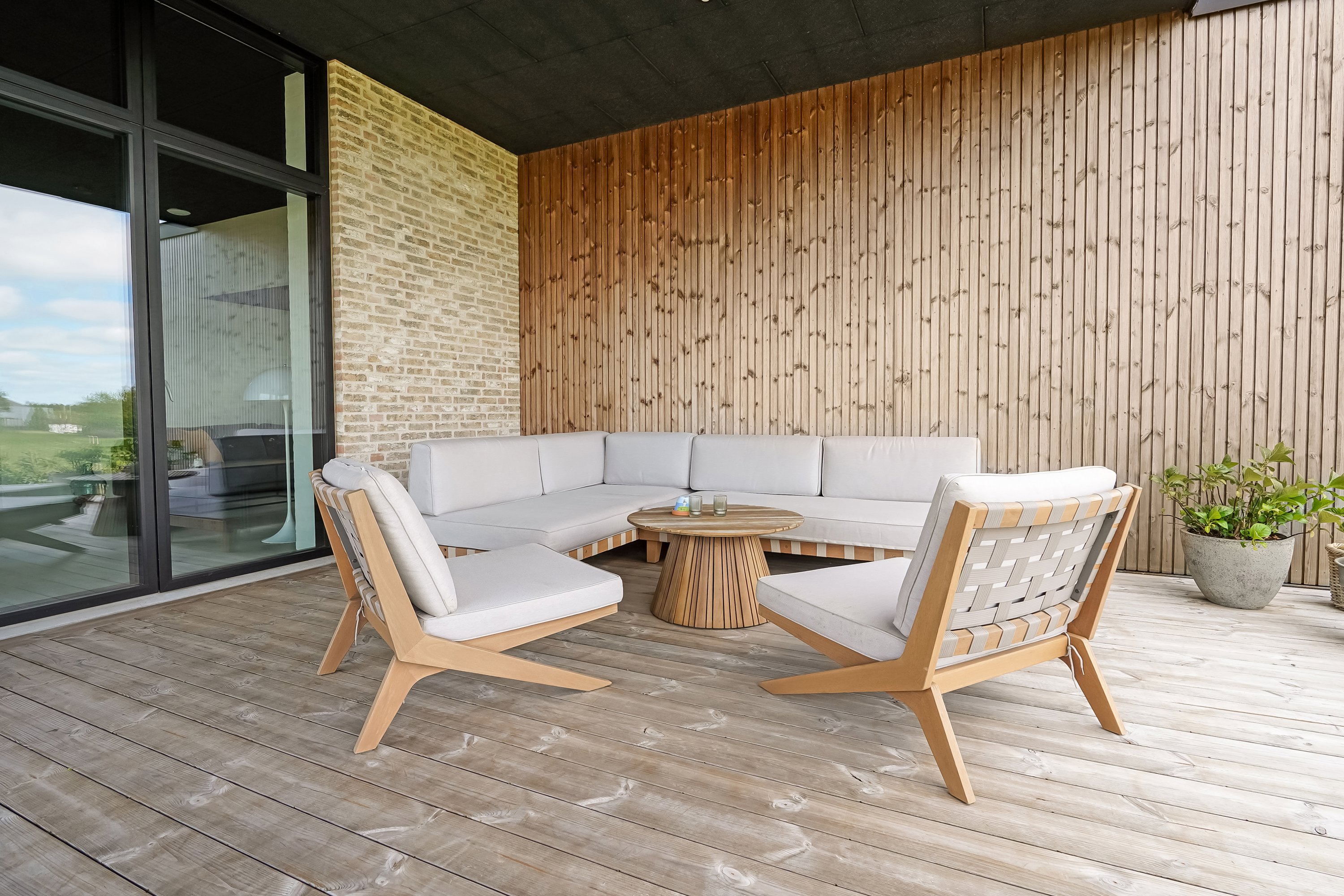 Fremhævet terrasse billede i fuldskærmstilstand. Billede af Asta Andersens Vej 12, 7300 Jelling