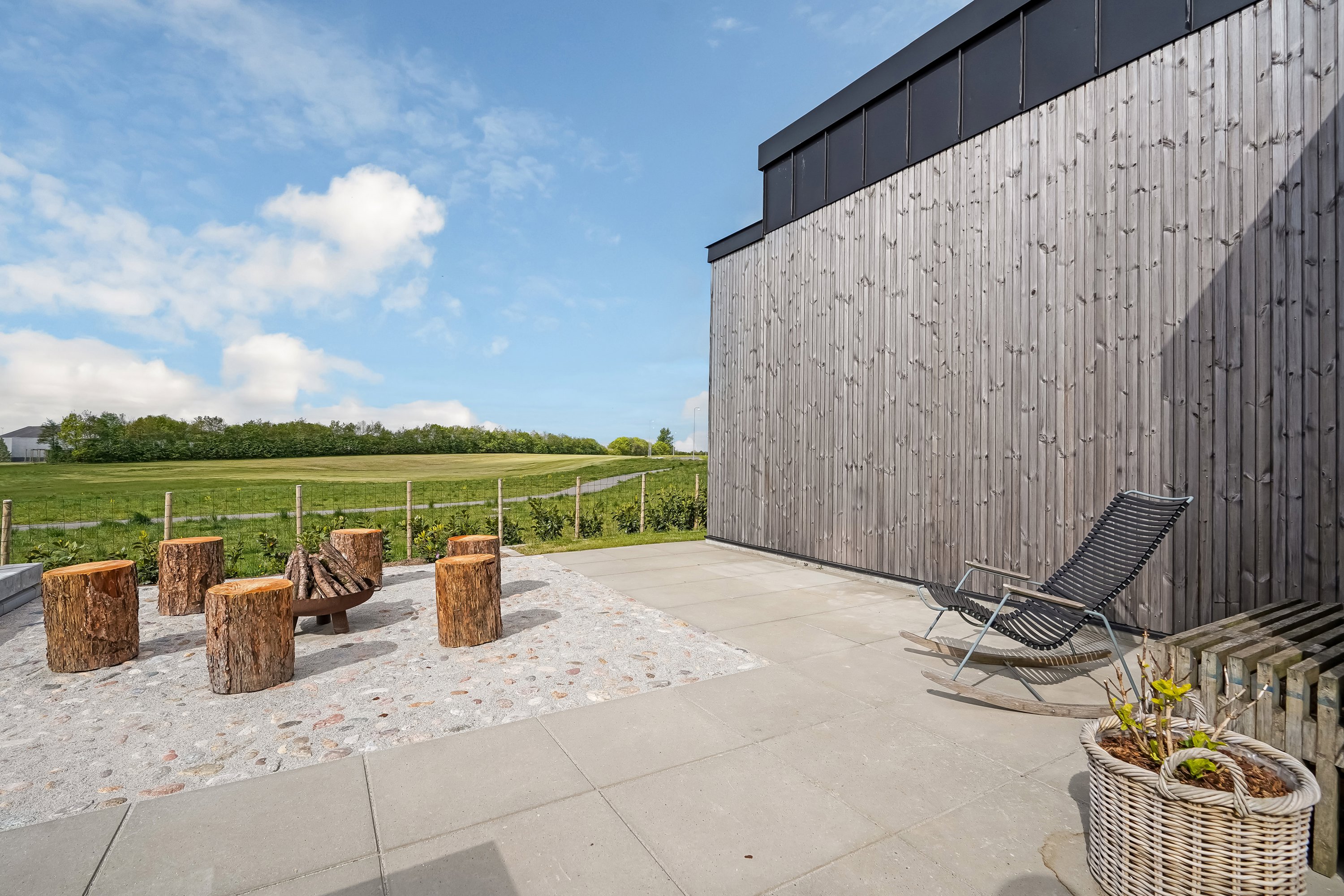 Fremhævet terrasse billede i fuldskærmstilstand. Billede af Asta Andersens Vej 12, 7300 Jelling