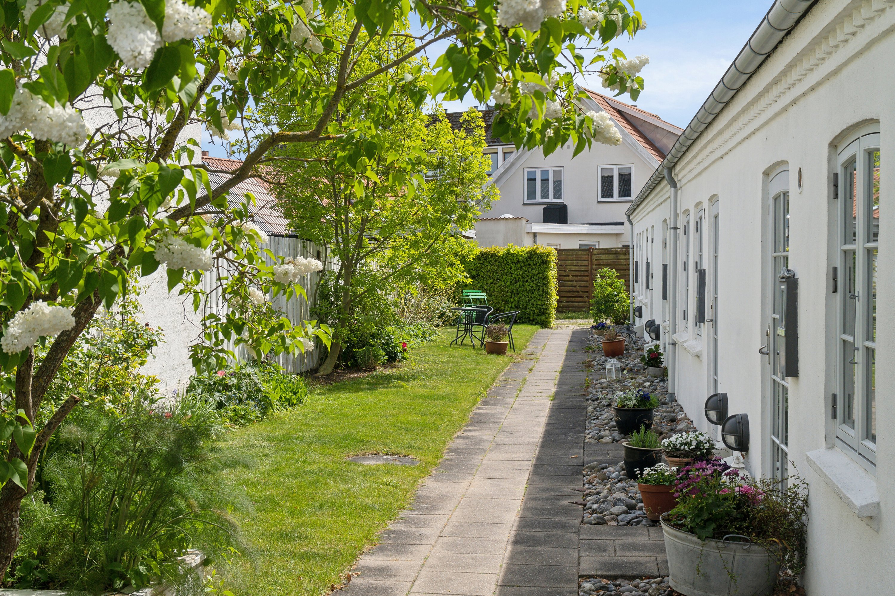 Fremhævet set fra vejen billede i fuldskærmstilstand. Billede af Eleonoravej 2B, 4000 Roskilde