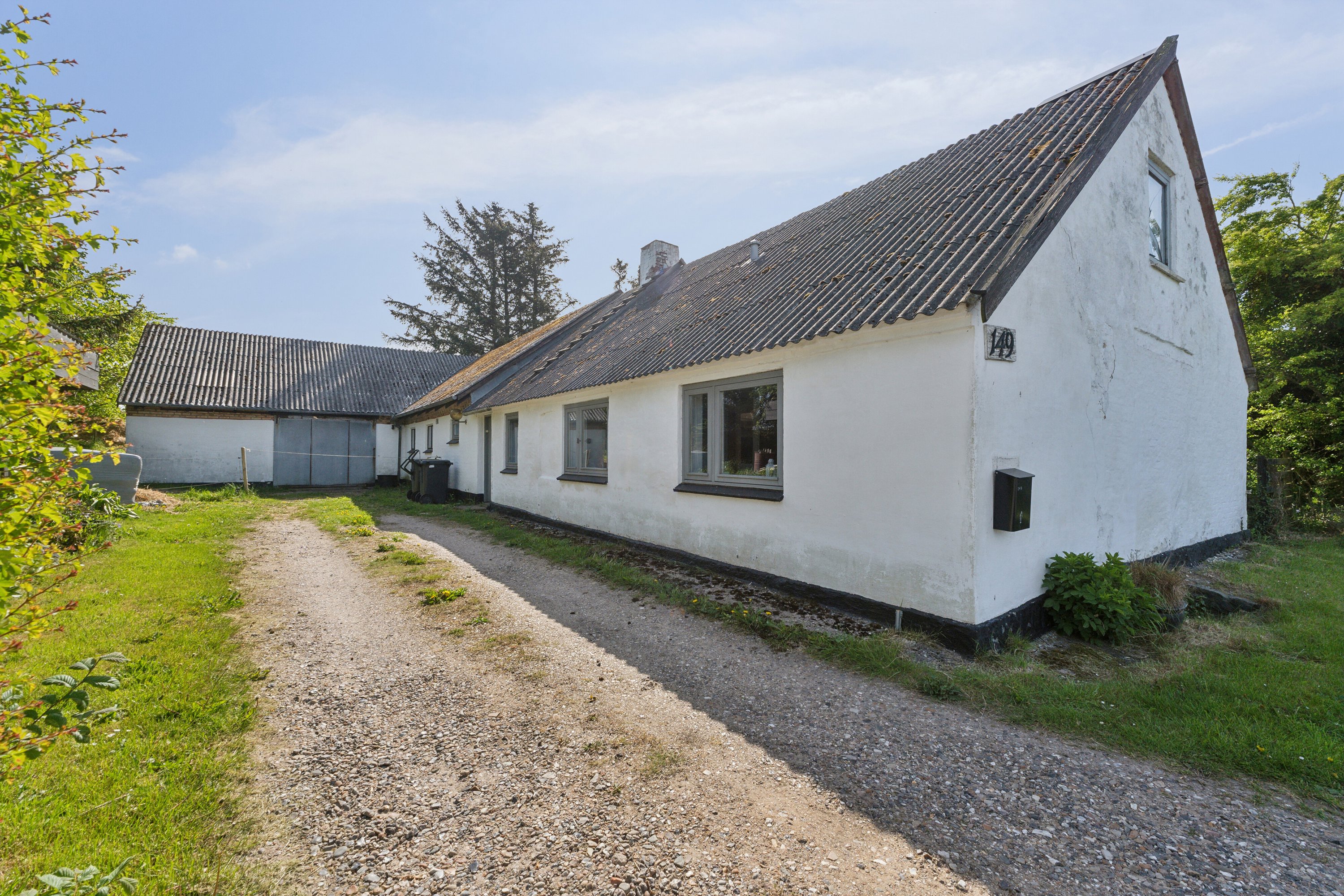 Fremhævet set fra vejen billede i fuldskærmstilstand. Billede af Allingdamvej 149, Bjergby, 9800 Hjørring