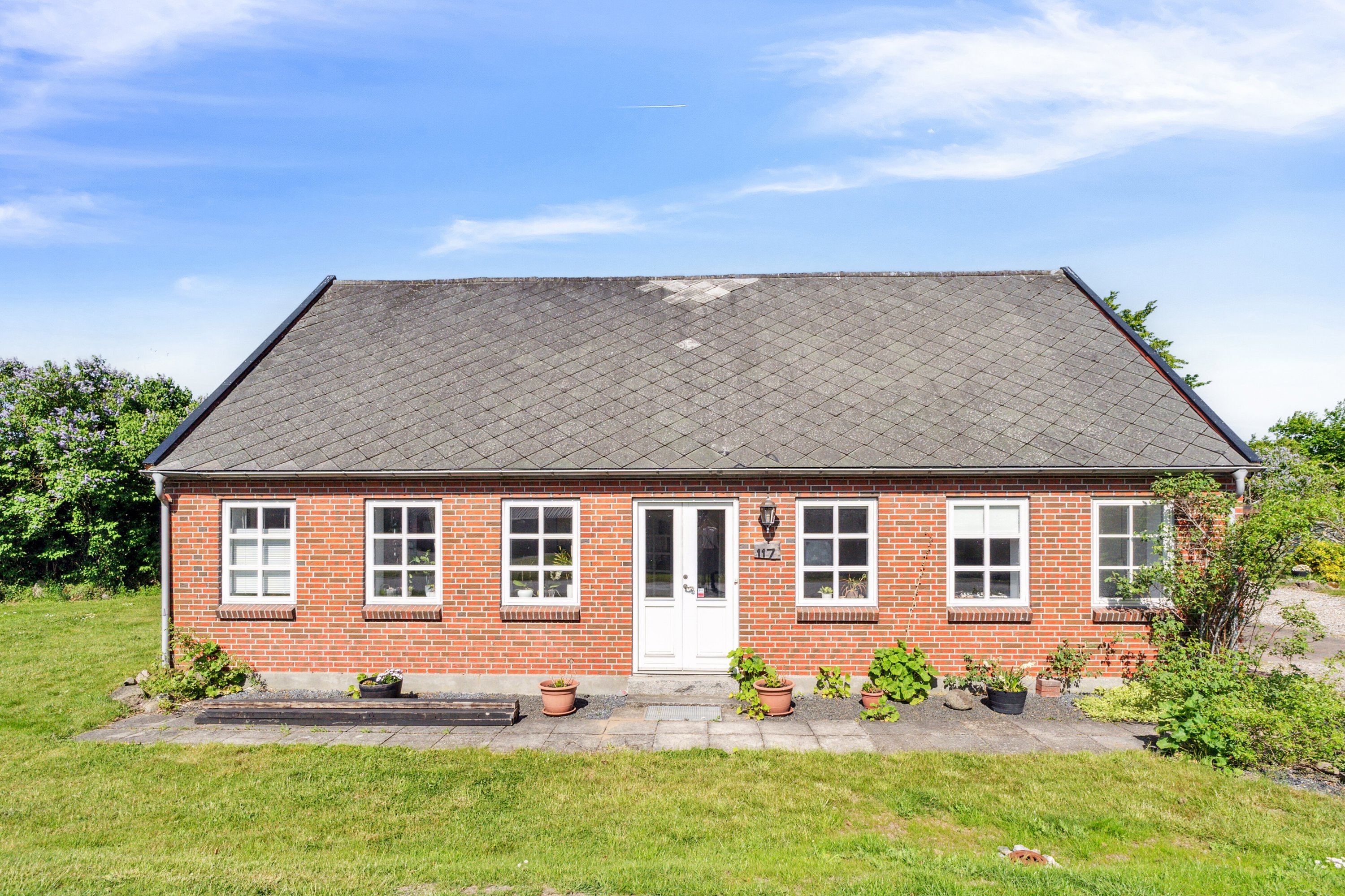 Fremhævet set fra vejen billede i fuldskærmstilstand. Billede af Tåstrupvej 117, 8462 Harlev J