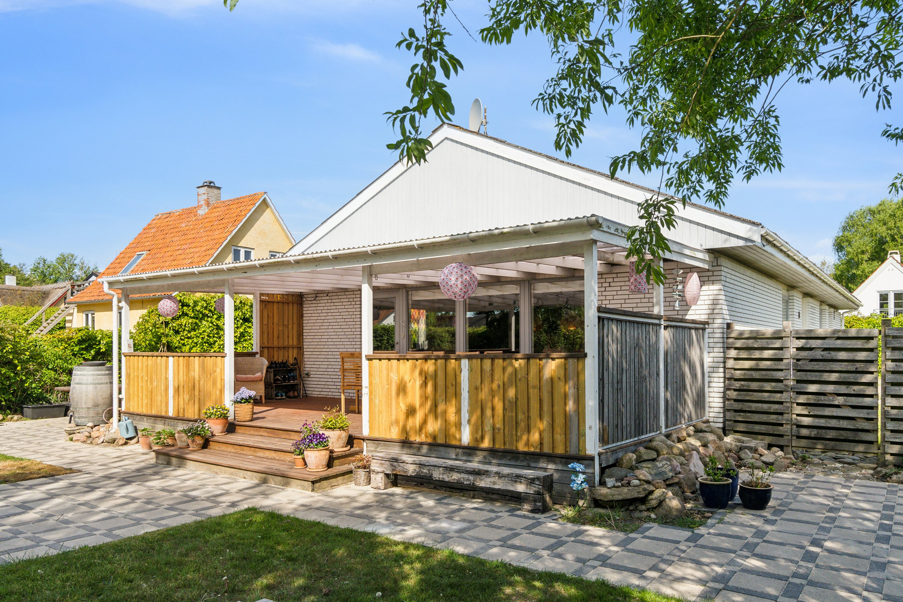 Miniaturebillede 1: set fra vejen. Billede af Anton Bøjesvej 3, 4581 Rørvig