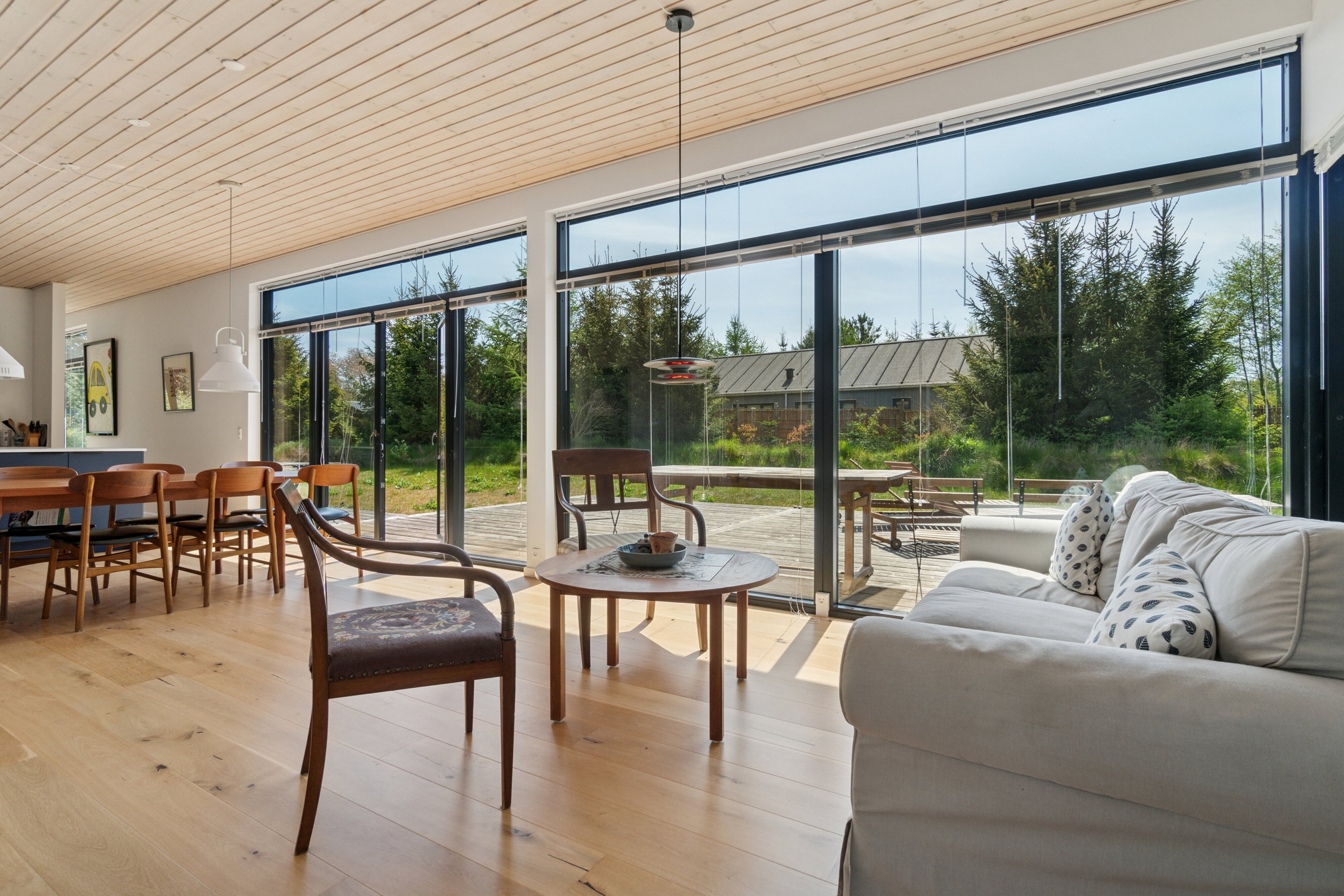 Fremhævet stue billede i fuldskærmstilstand. Billede af Åbrinken 2, Pedersker, 3720 Aakirkeby