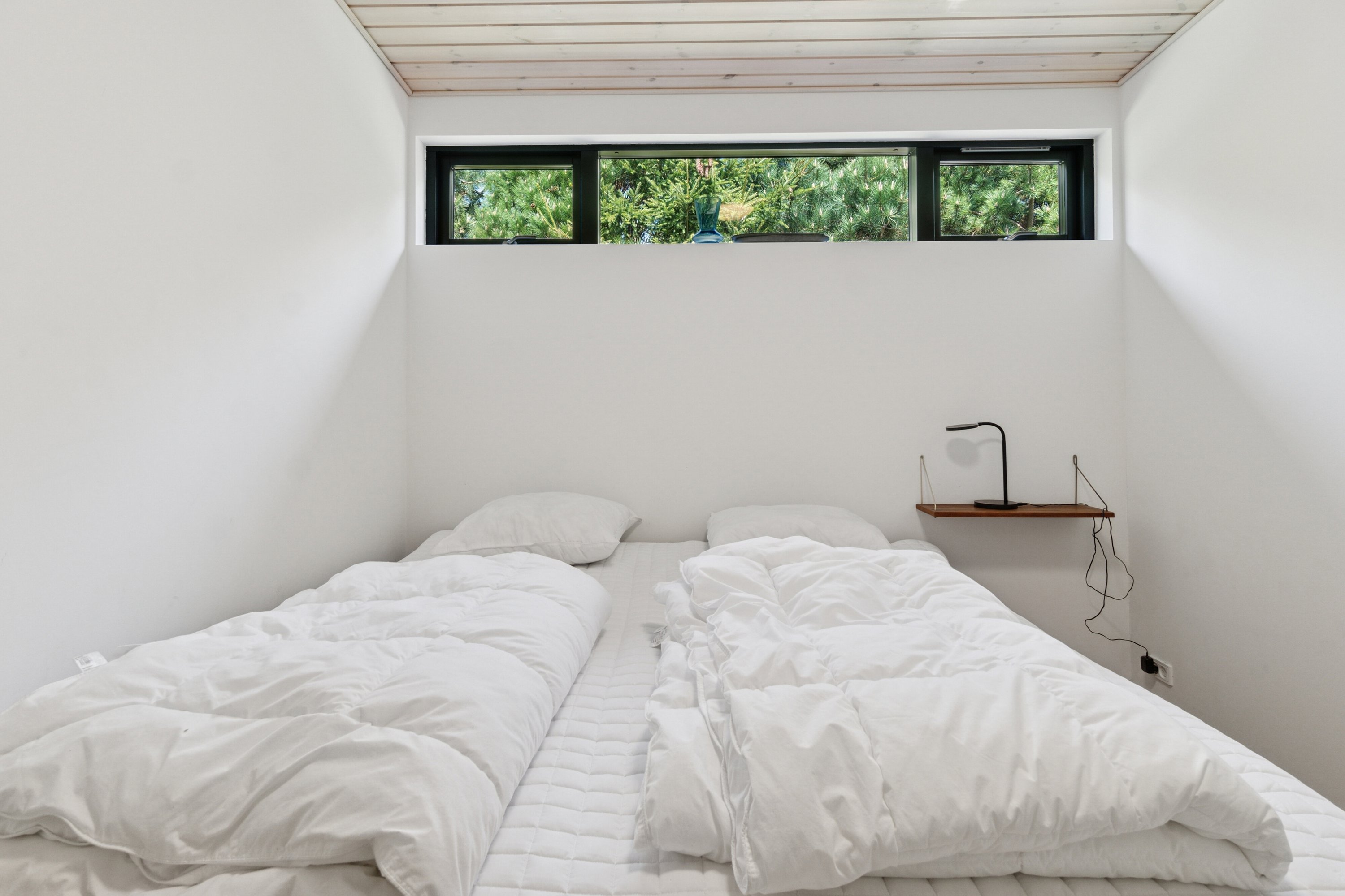 Fremhævet soveværelse billede i fuldskærmstilstand. Billede af Åbrinken 2, Pedersker, 3720 Aakirkeby