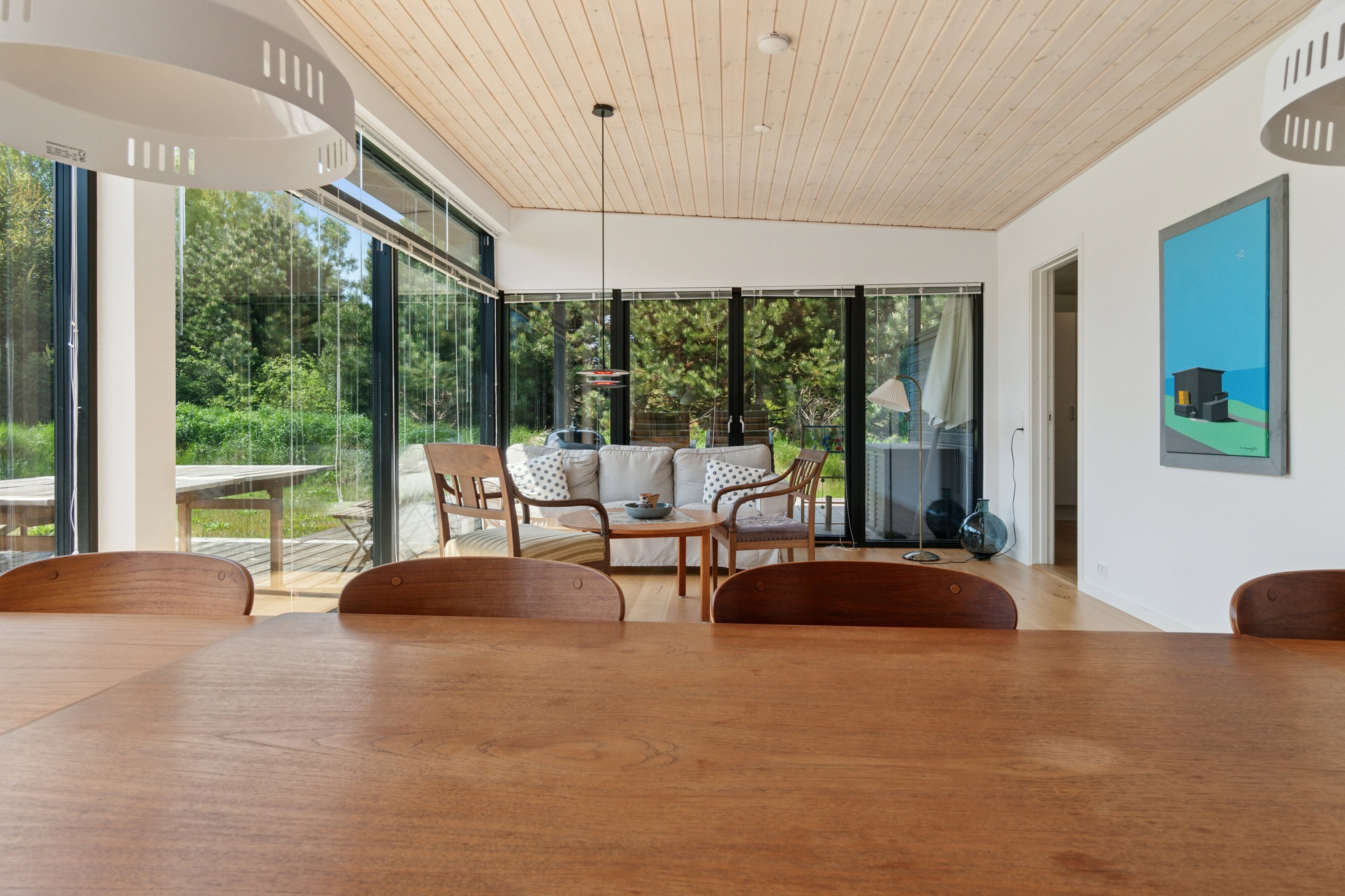 Fremhævet spisestue billede i fuldskærmstilstand. Billede af Åbrinken 2, Pedersker, 3720 Aakirkeby