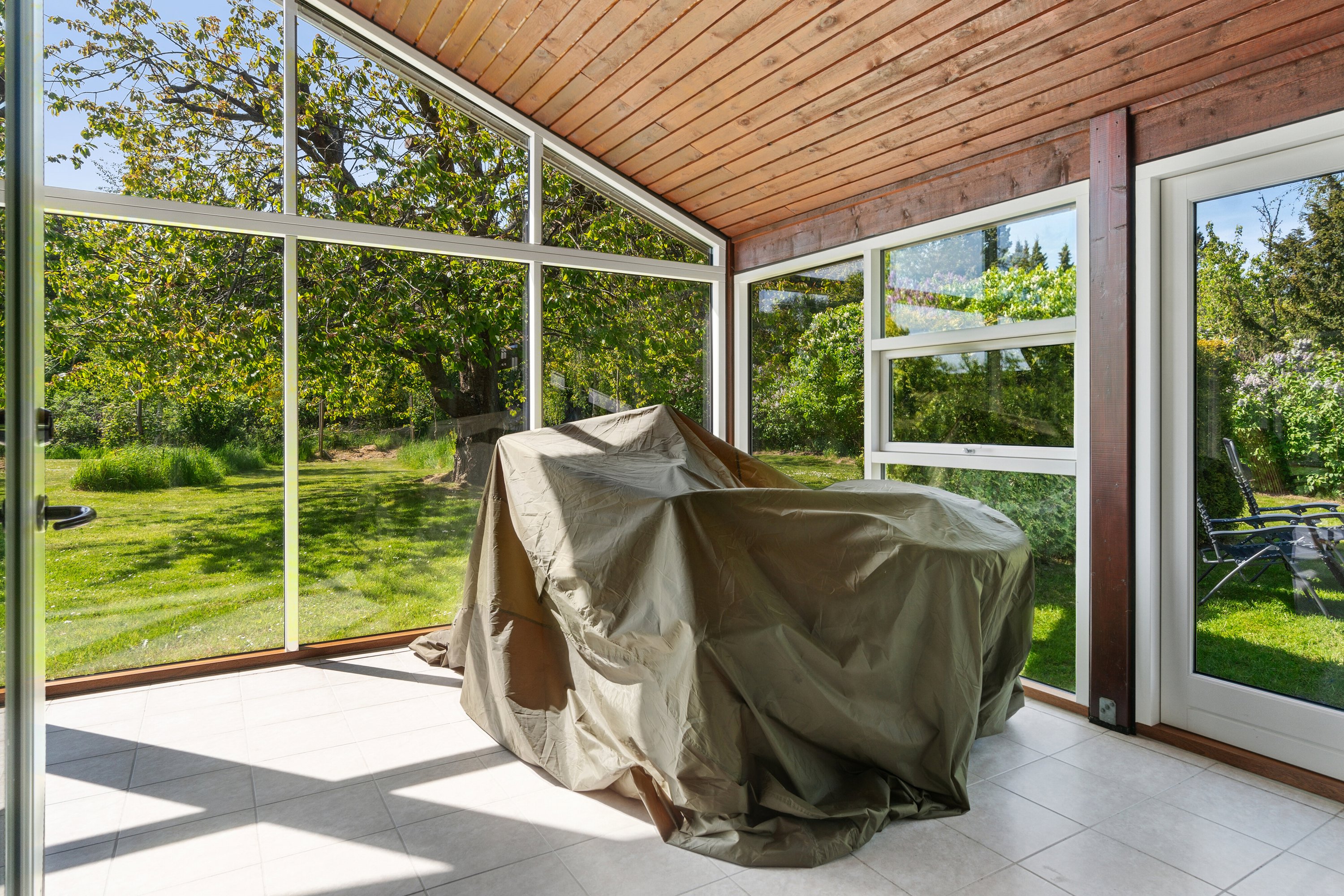 Fremhævet udestue billede i fuldskærmstilstand. Billede af Glentevej 1, 4400 Kalundborg