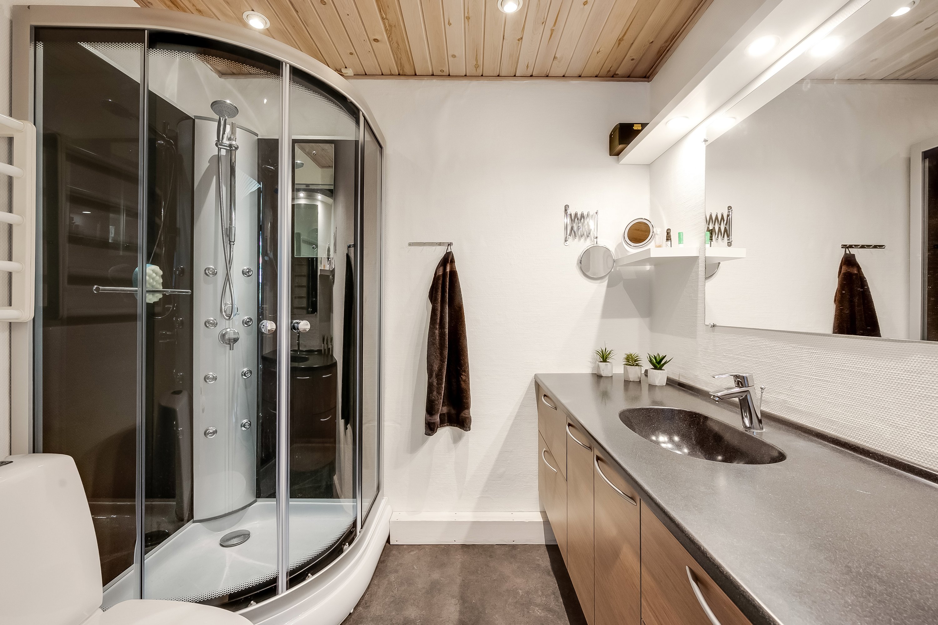 Fremhævet badeværelse  billede i fuldskærmstilstand. Billede af Nygade 46A, 6900 Skjern