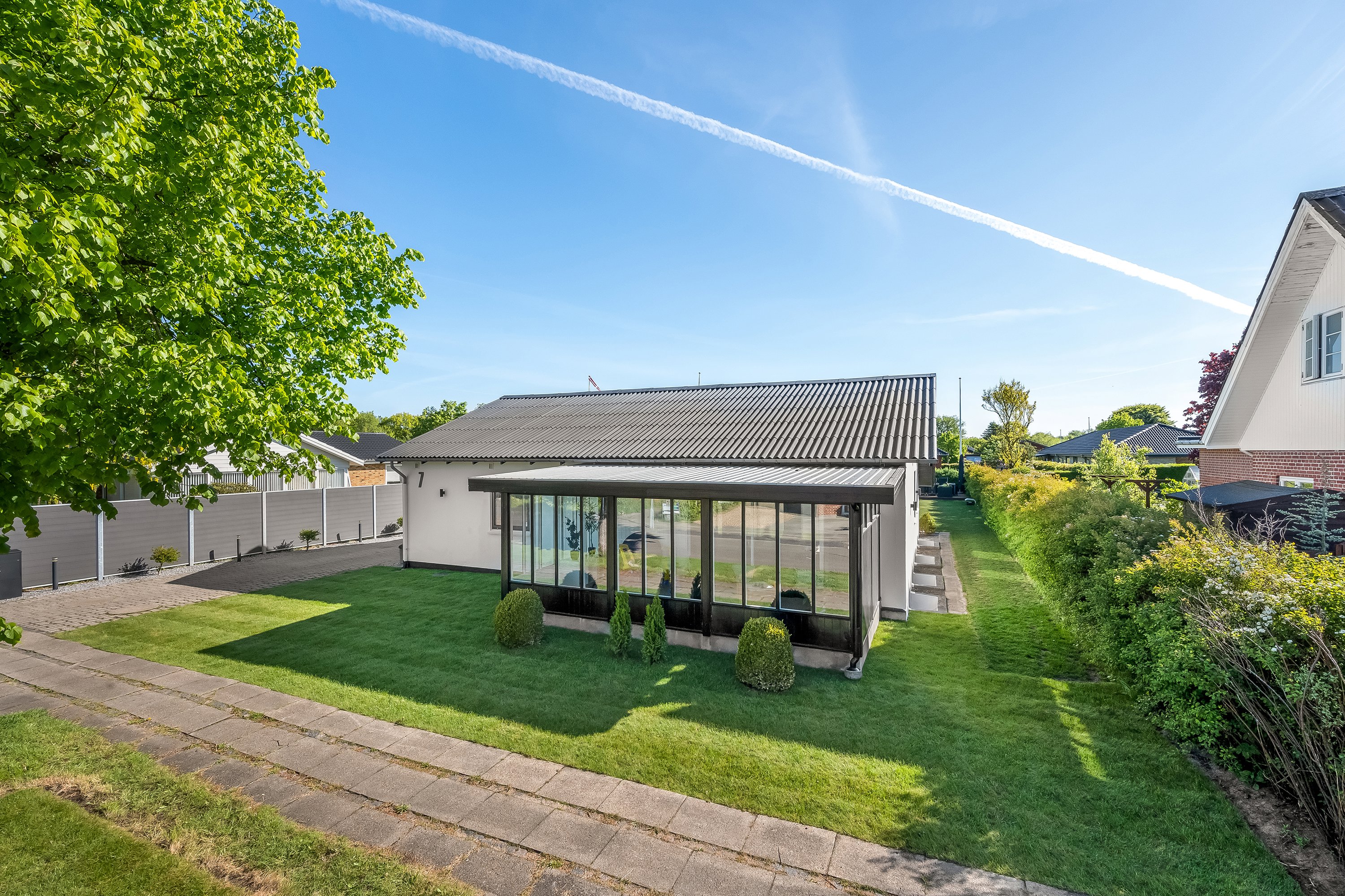 Fremhævet facade billede i fuldskærmstilstand. Billede af Dalvej 7, 6900 Skjern