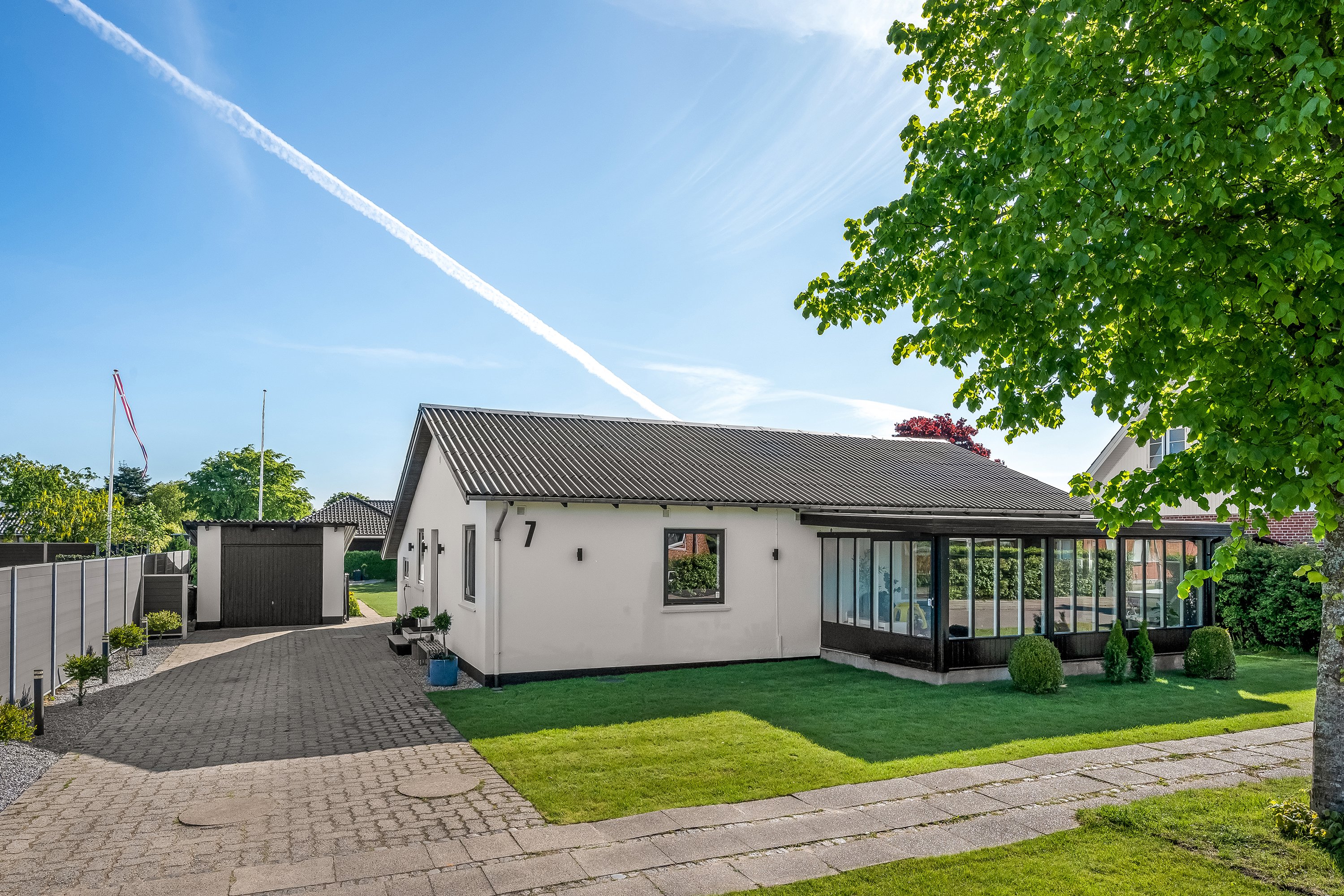 Fremhævet facade billede i fuldskærmstilstand. Billede af Dalvej 7, 6900 Skjern