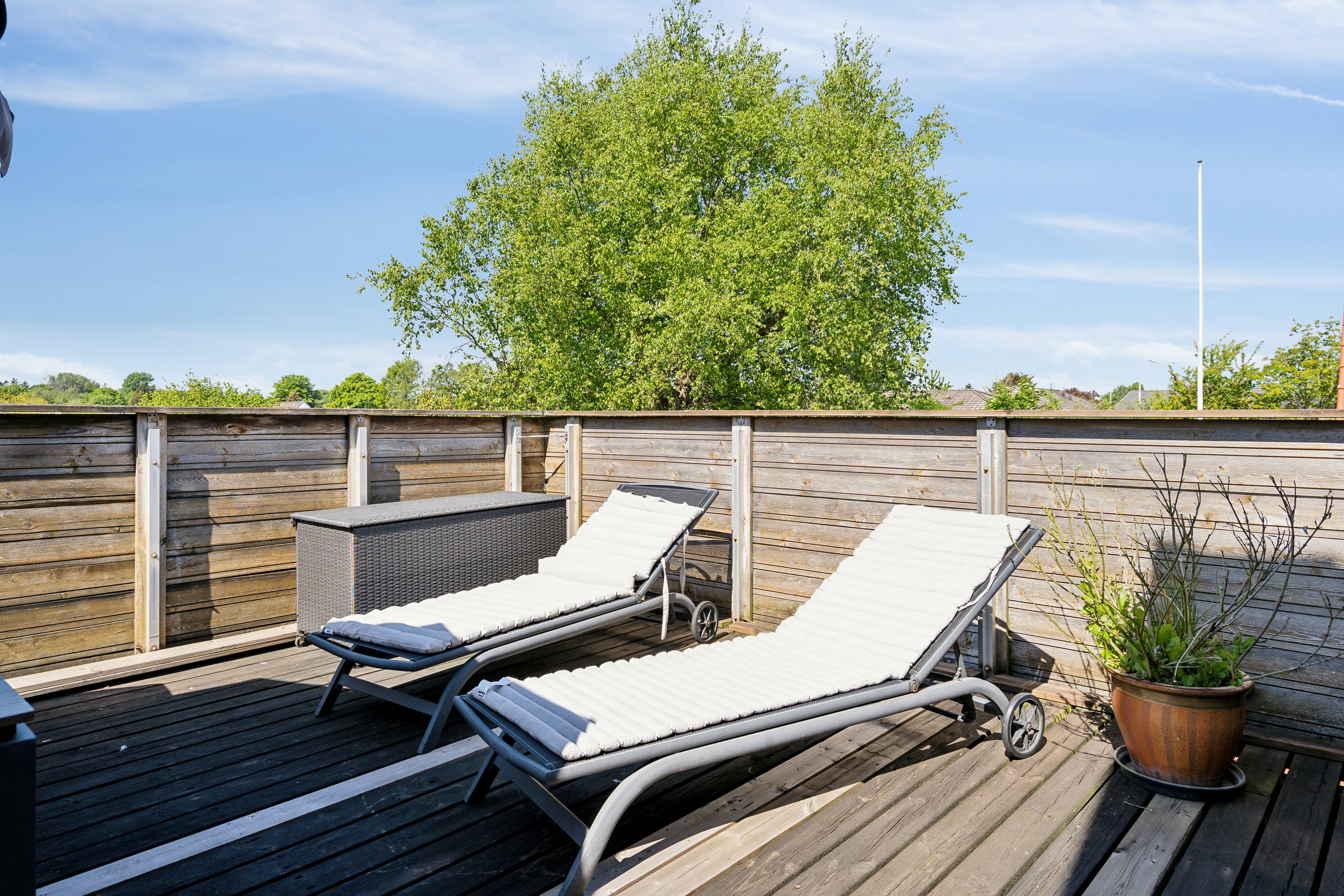 Fremhævet terrasse billede i fuldskærmstilstand. Billede af Odensevej 27, 5700 Svendborg