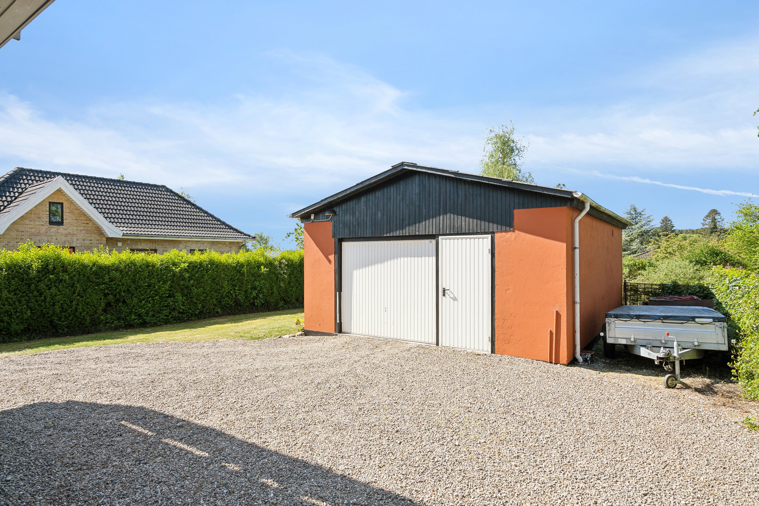 Fremhævet udendørs billede i fuldskærmstilstand. Billede af Odensevej 27, 5700 Svendborg