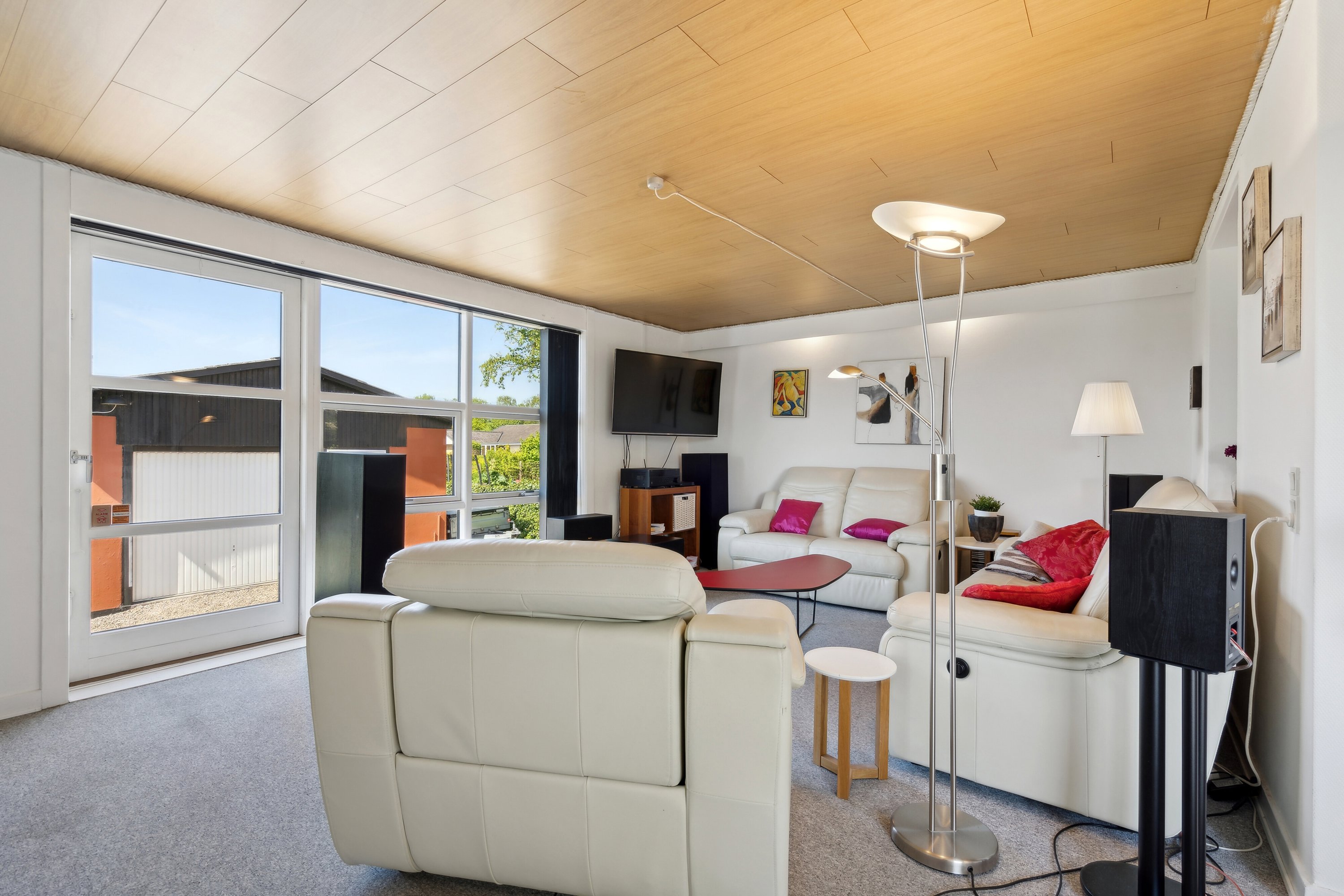 Fremhævet stue billede i fuldskærmstilstand. Billede af Odensevej 27, 5700 Svendborg