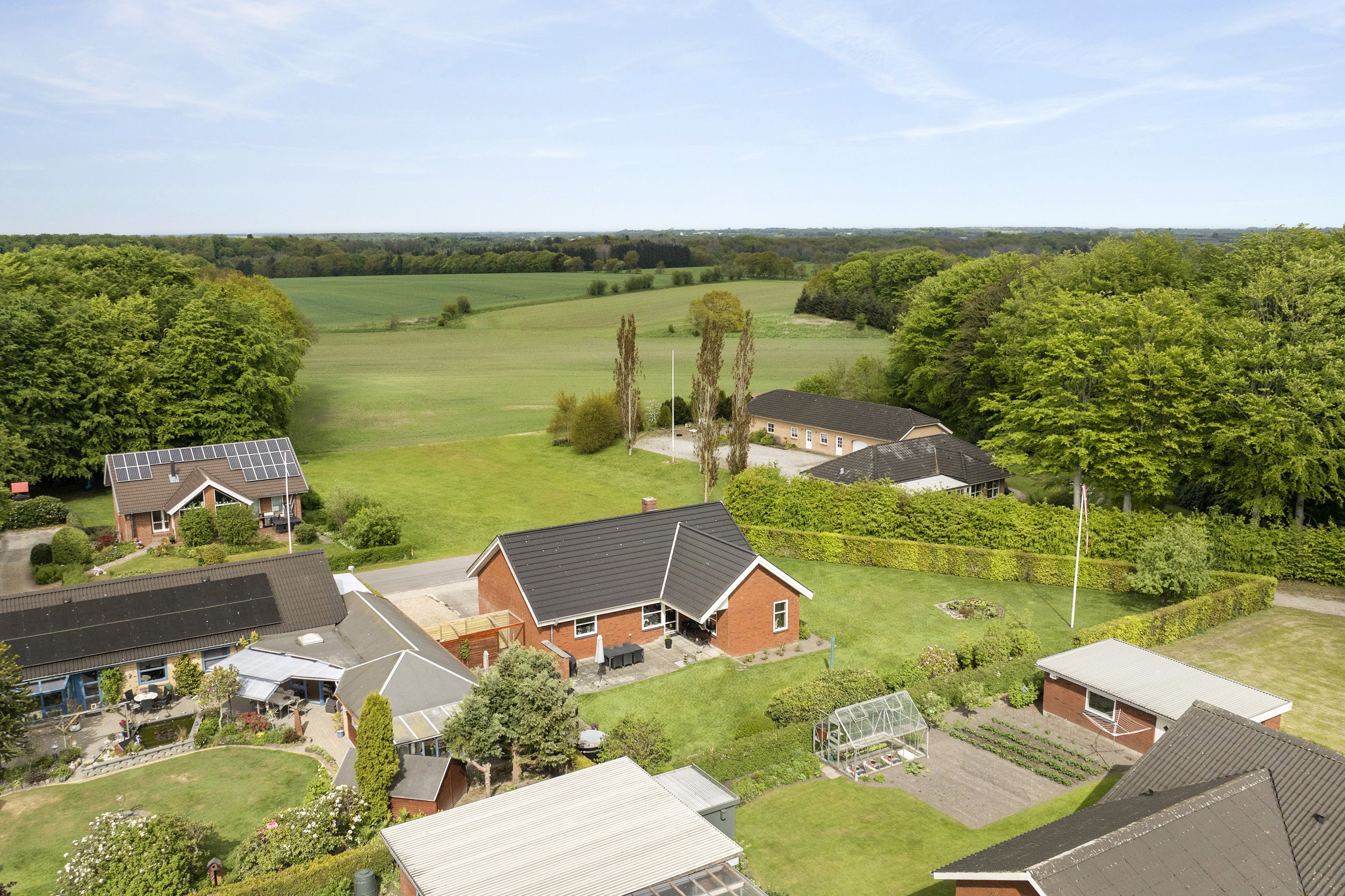 Fremhævet andet billede i fuldskærmstilstand. Billede af Agerlunden 10, Næsbjerg, 6800 Varde