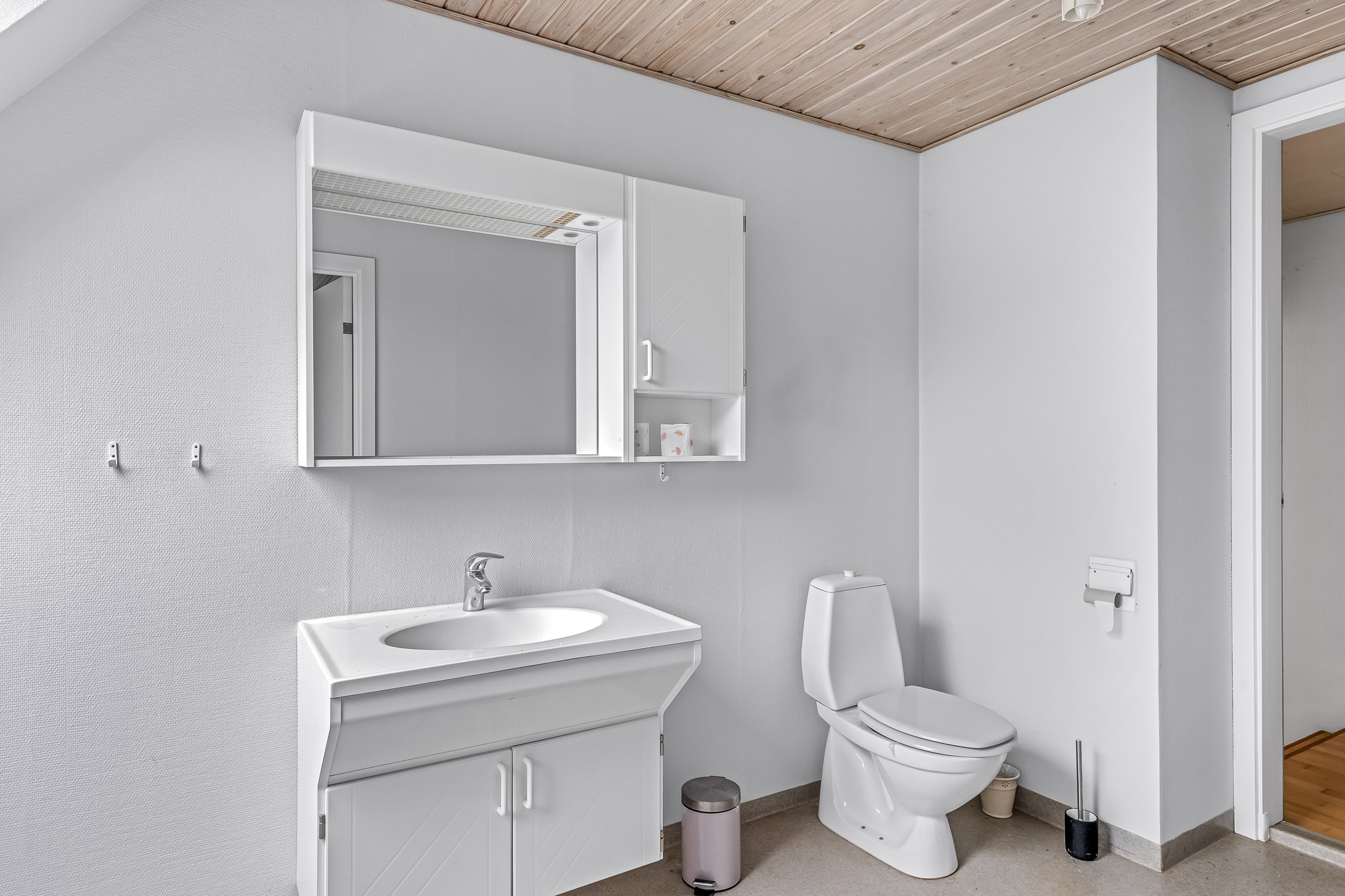 Fremhævet badeværelse billede i fuldskærmstilstand. Billede af Bovlund Bjergvej 17, 6535 Branderup J