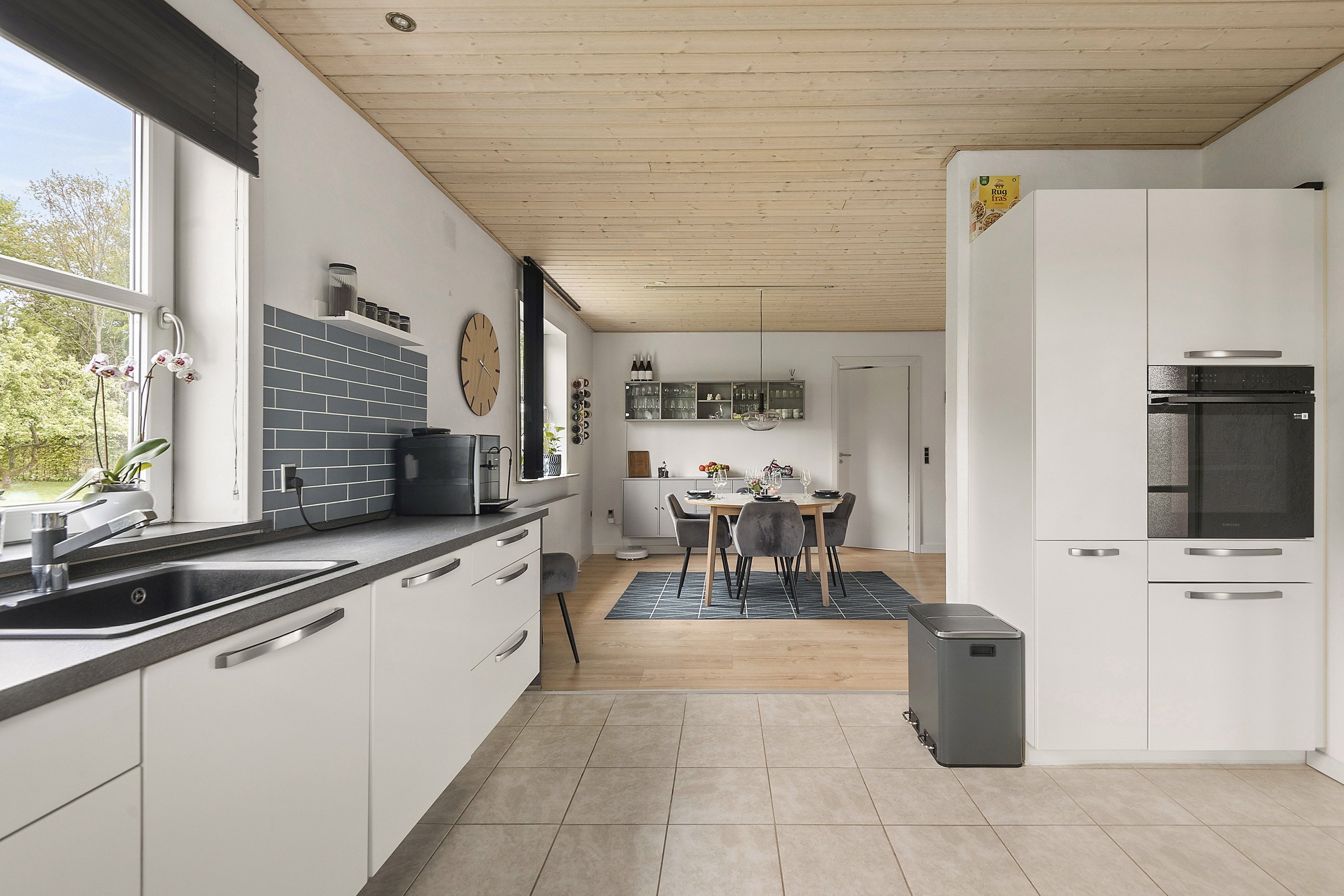 Fremhævet køkken billede i fuldskærmstilstand. Billede af Agerlunden 10, Næsbjerg, 6800 Varde