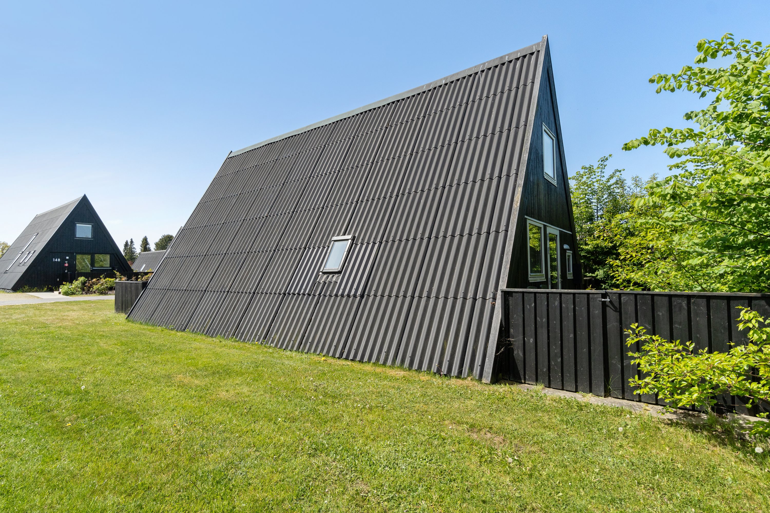 Fremhævet set fra haven billede i fuldskærmstilstand. Billede af Golfsvinget 145, Gatten, 9640 Farsø