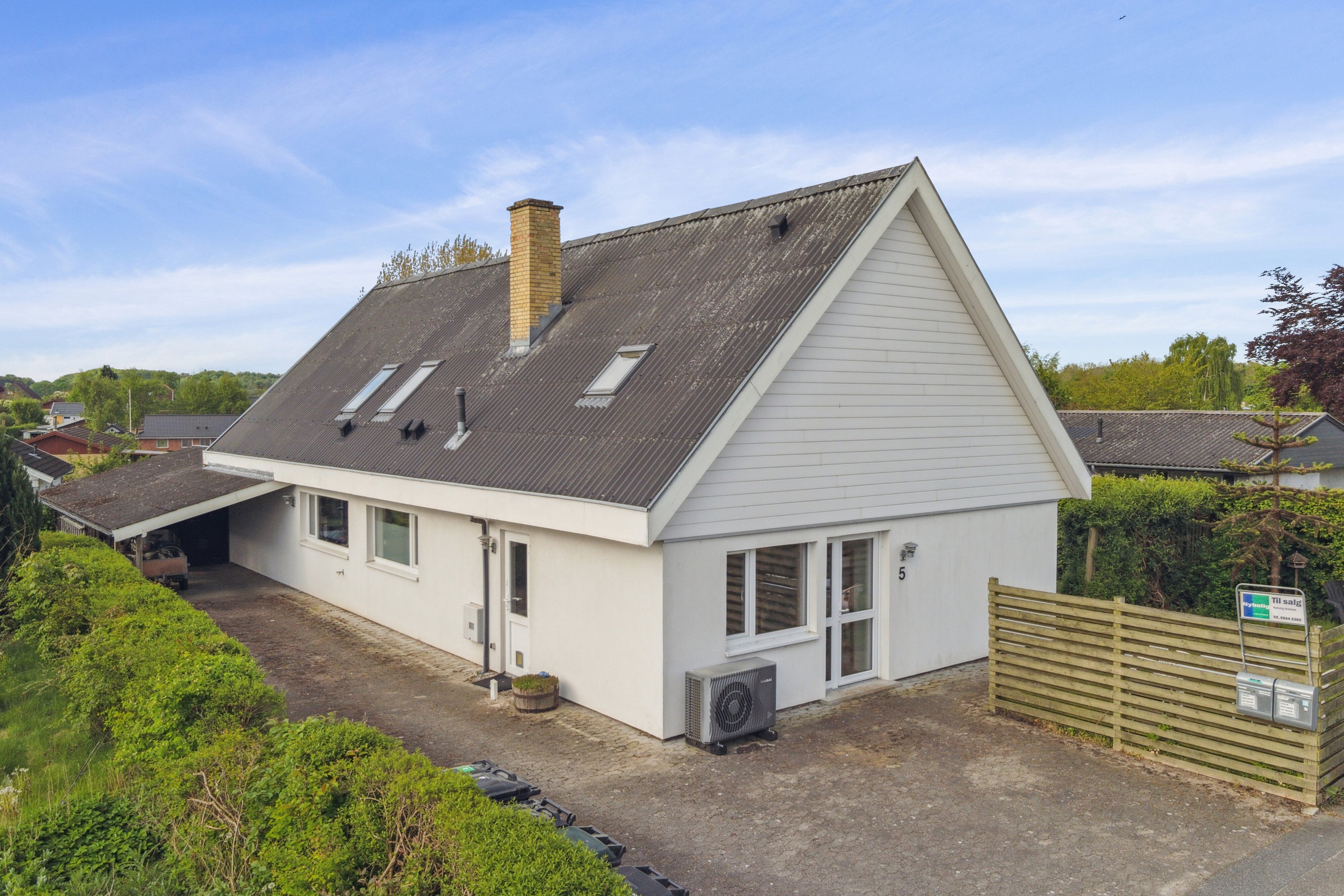 Fremhævet set fra vejen billede i fuldskærmstilstand. Billede af Holmevej 5, 4390 Vipperød